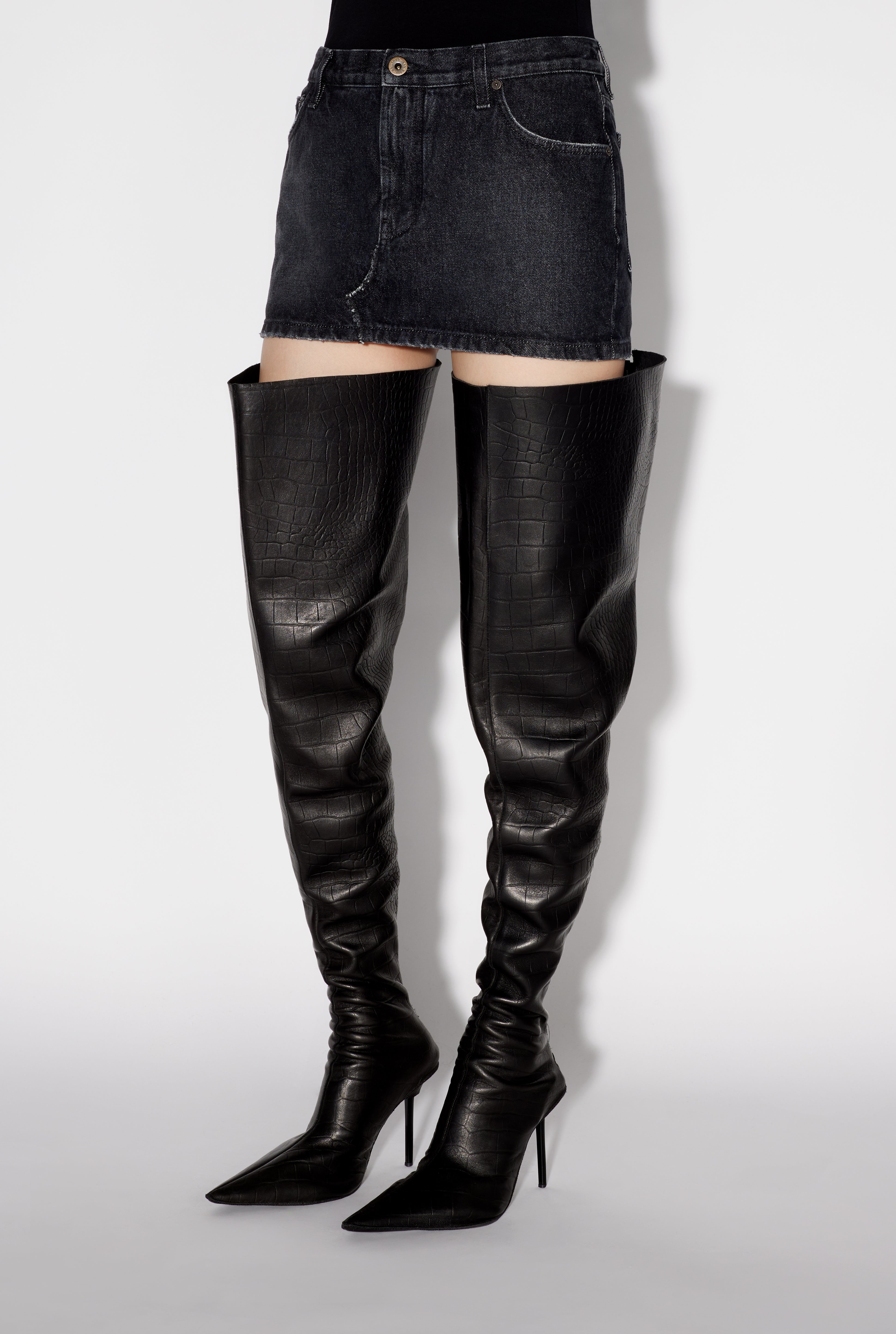 THE BLACK DENIM HAUTE JEANERIE SKIRT - 3