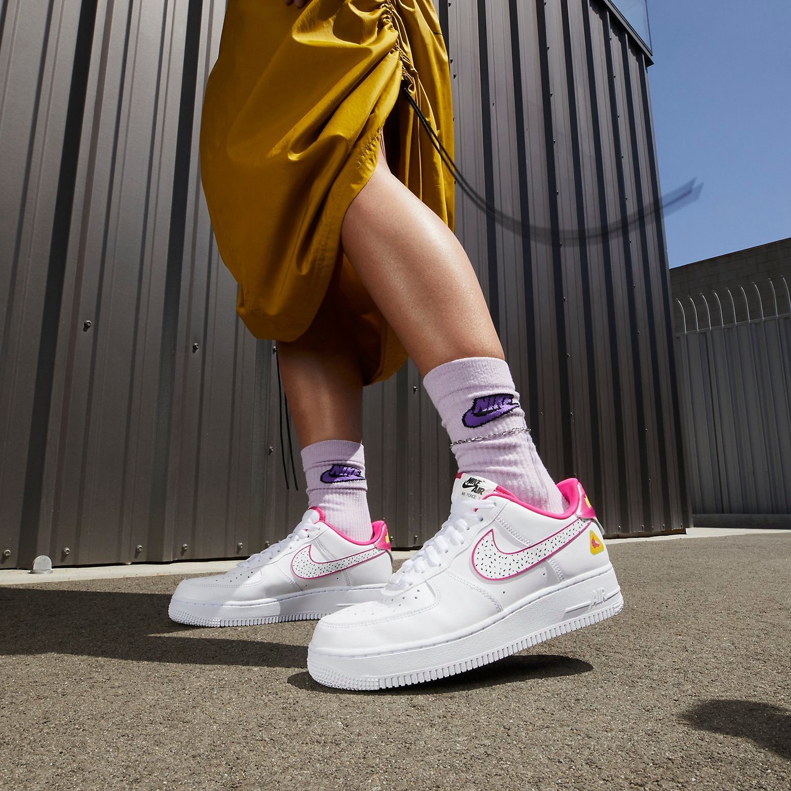 (WMNS) Nike Air Force 1 '07 LX 'Dragon Fruit' DV3809-100 - 6