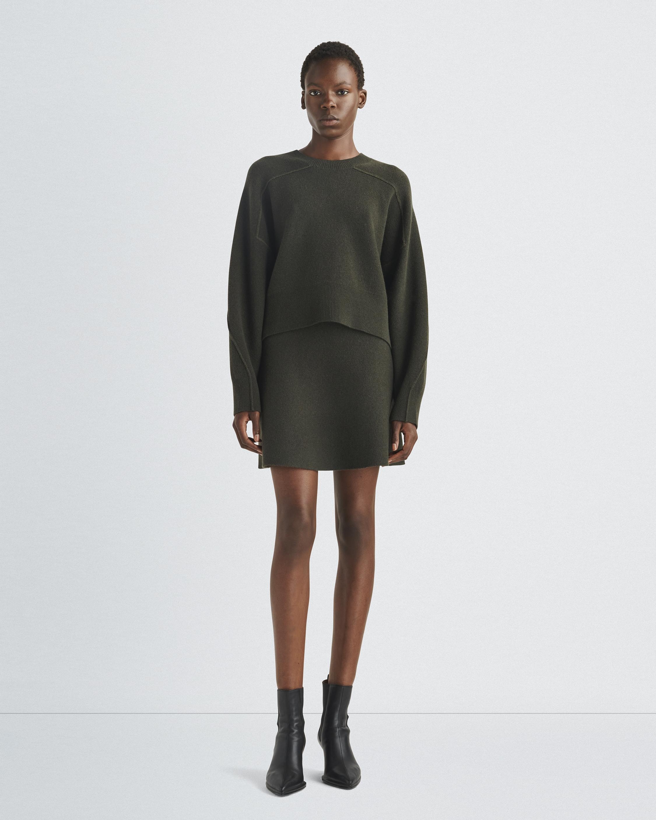 Bridget Wool Crew
Oversized Fit - 2