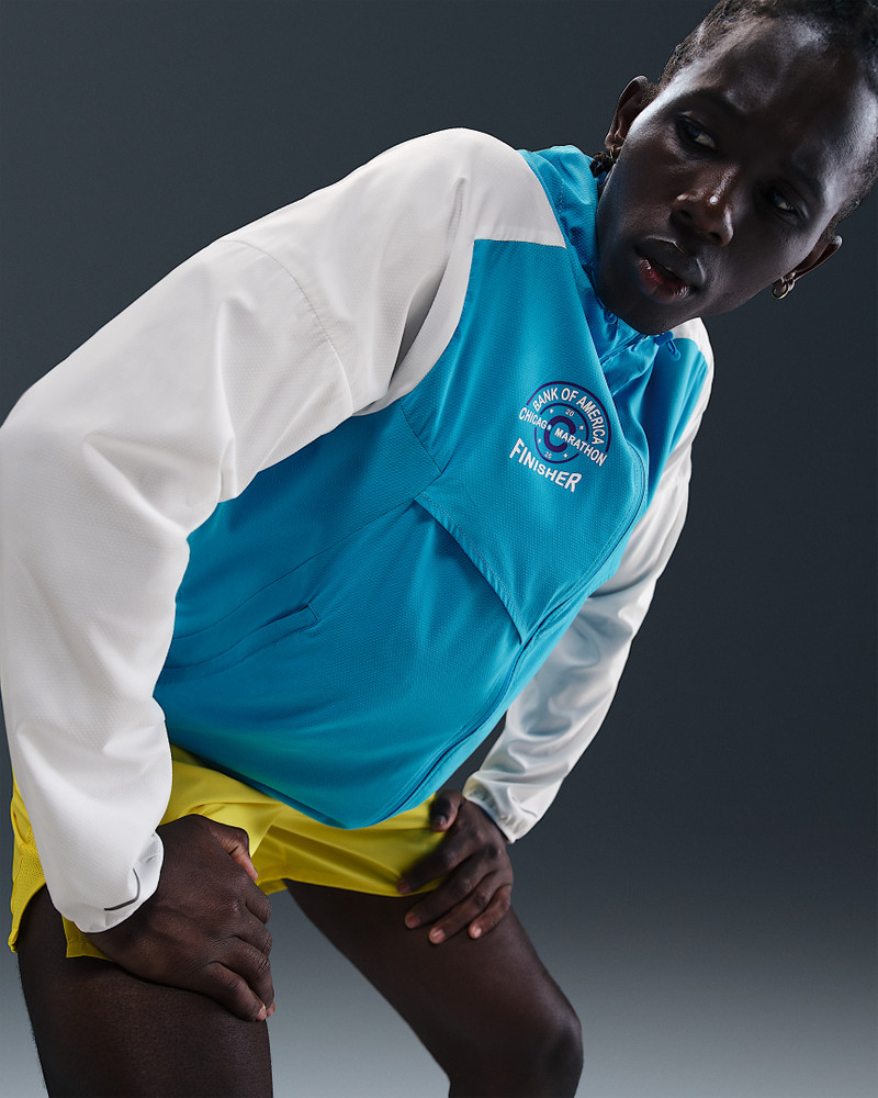 Nike Impossibly Light Men's Hooded Running Jacket 3