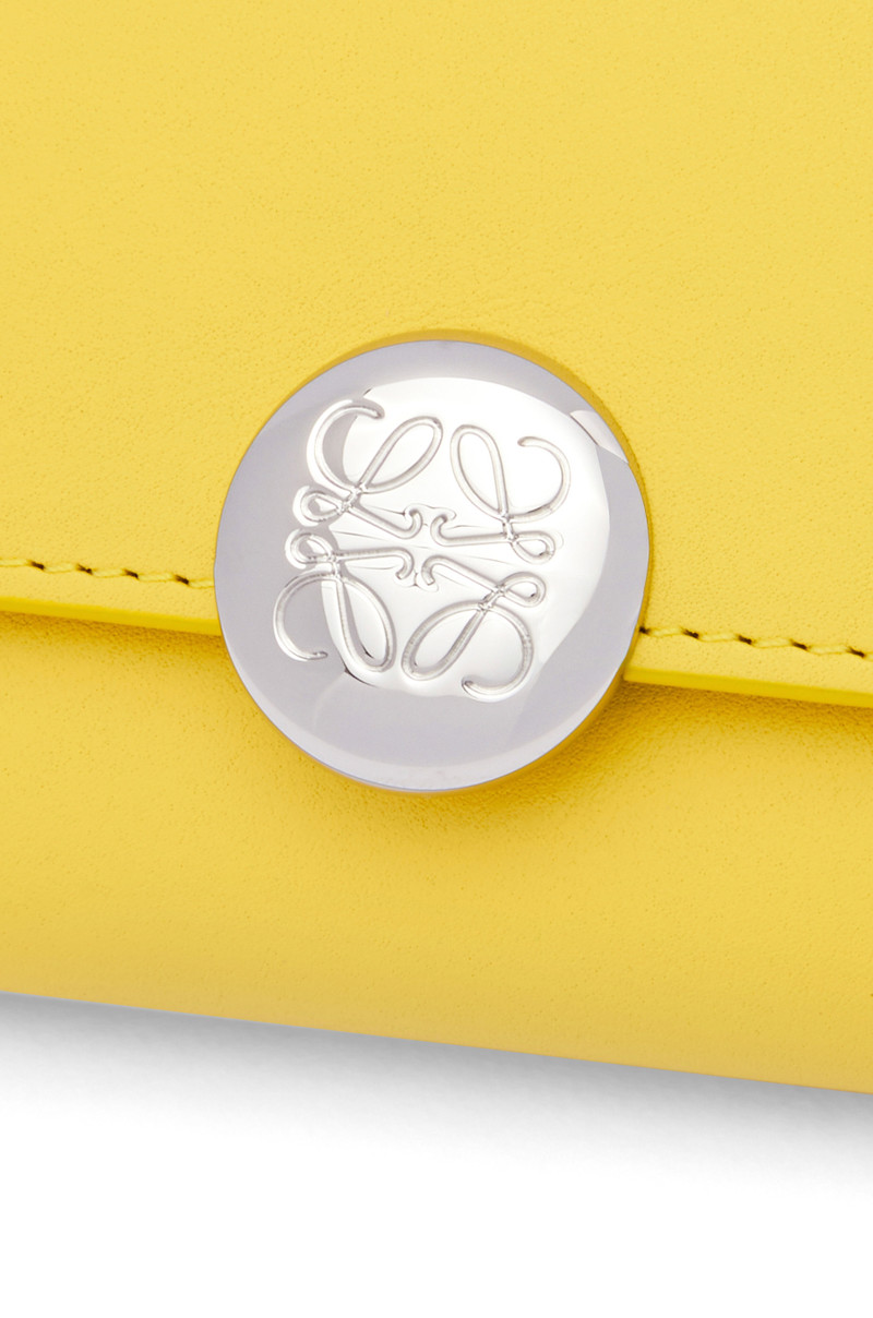 Pebble small vertical wallet in shiny nappa calfskin 5