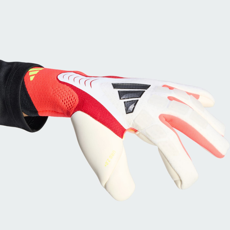 PREDATOR GOALKEEPER GLOVE PRO 4
