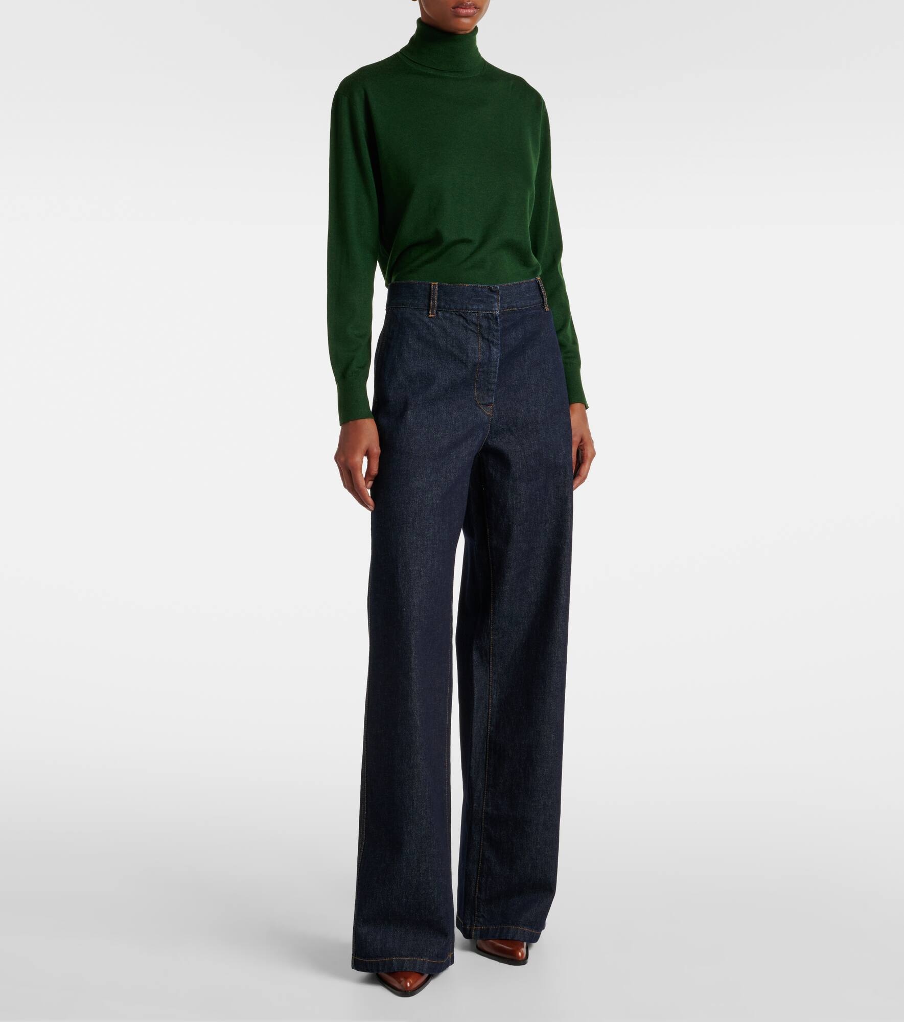 High-rise flared jeans - 6
