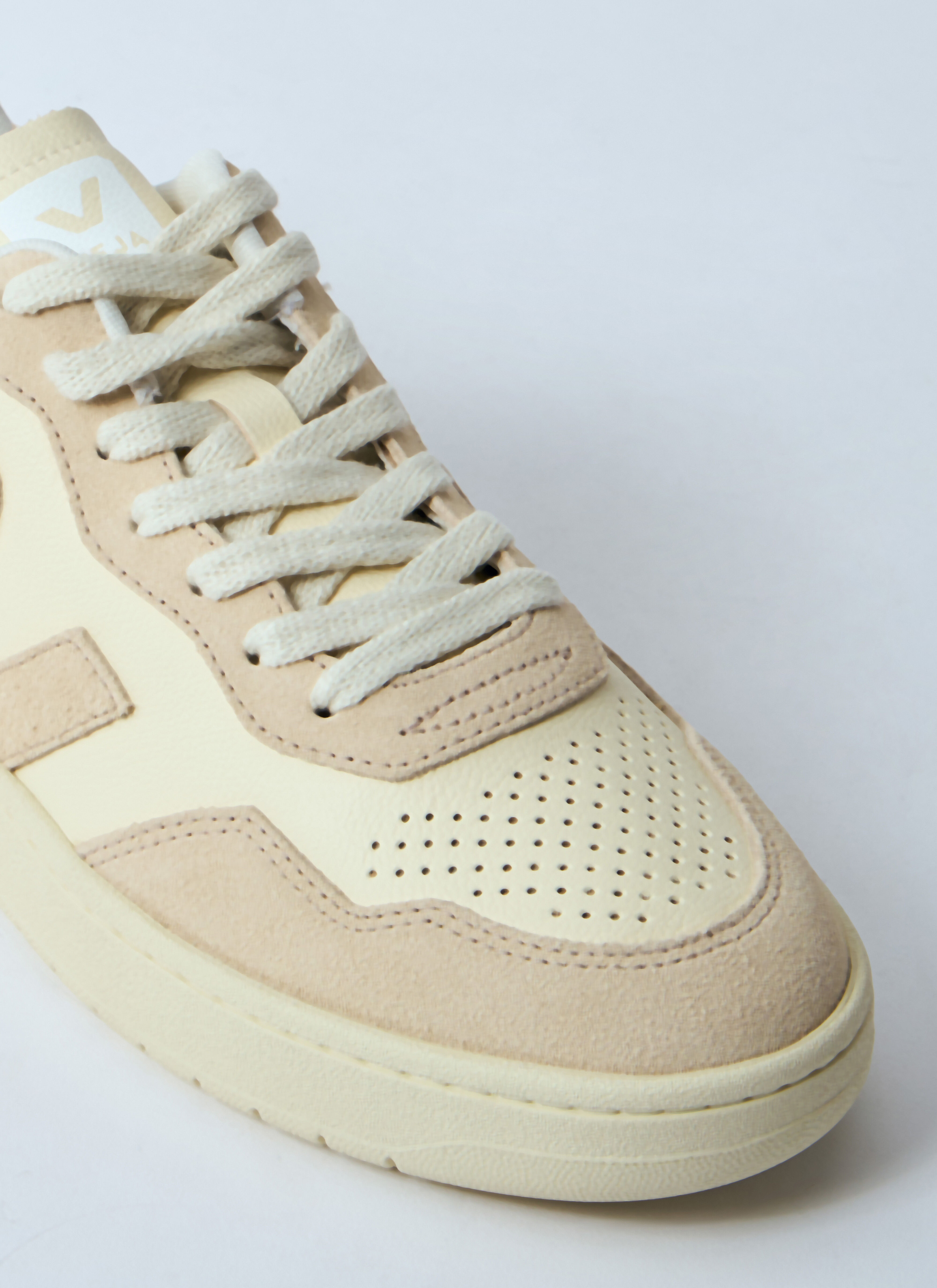 V-90 Sneakers - 3