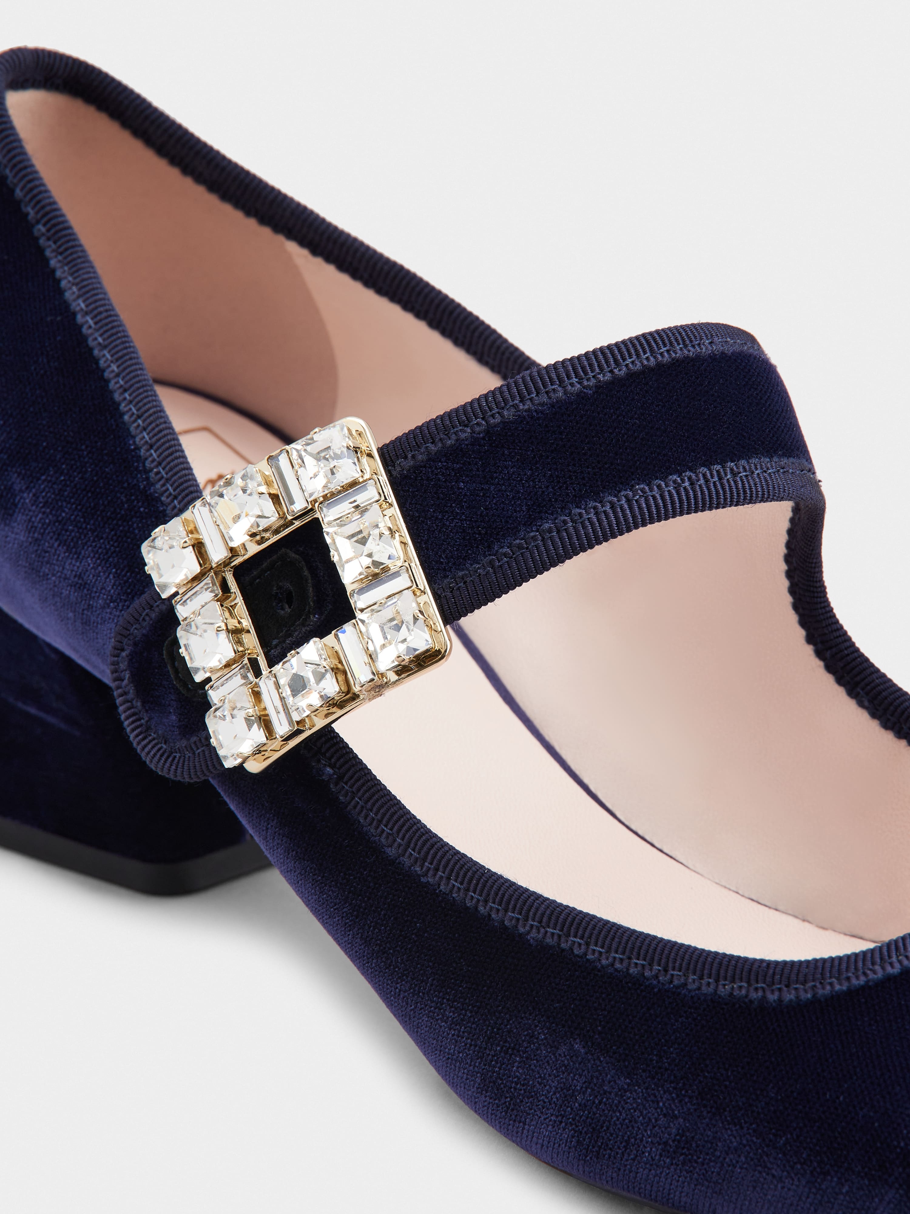 Roger Vivier Très Vivier Babies Piping Strass Buckle Pumps