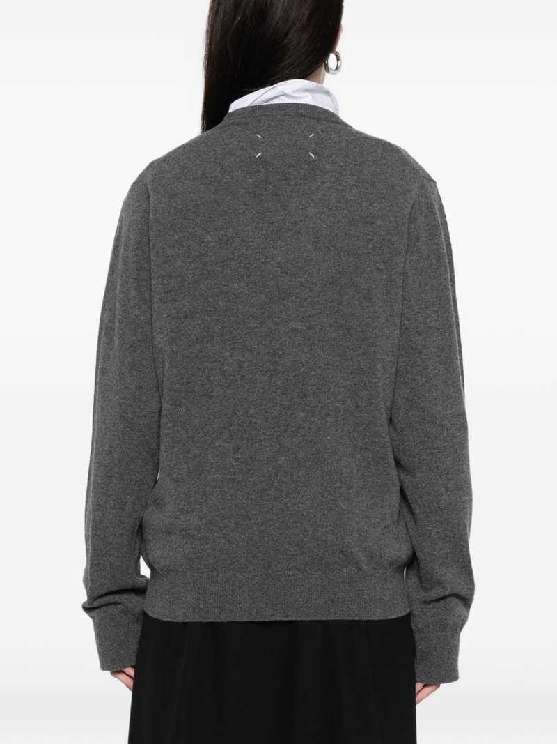 V-neck sweater 4