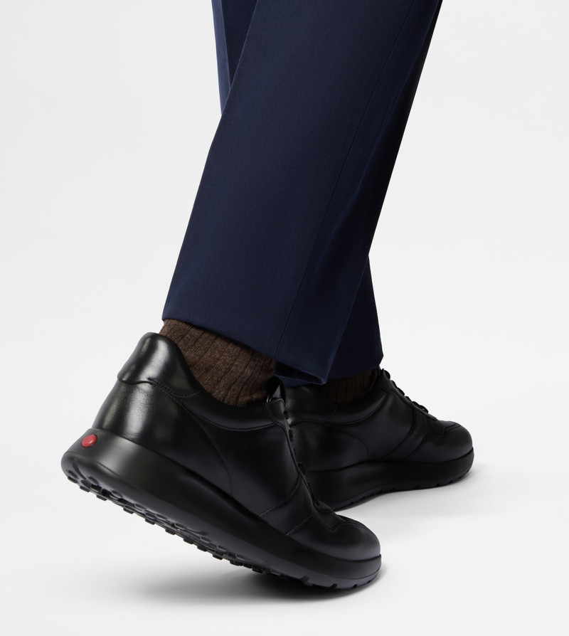 Tod's SNEAKERS IN LEATHER - BLACK outlook