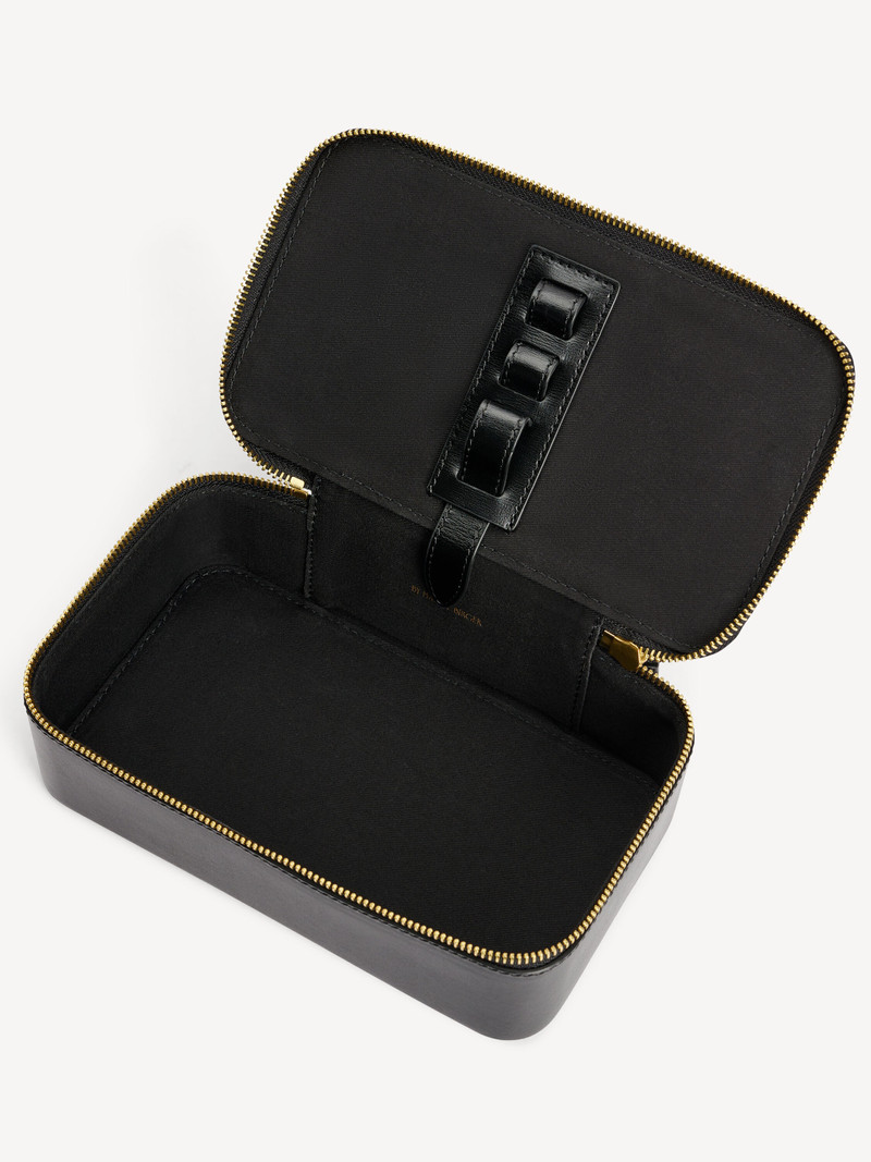 BY MALENE BIRGER Aya cosmetic case outlook
