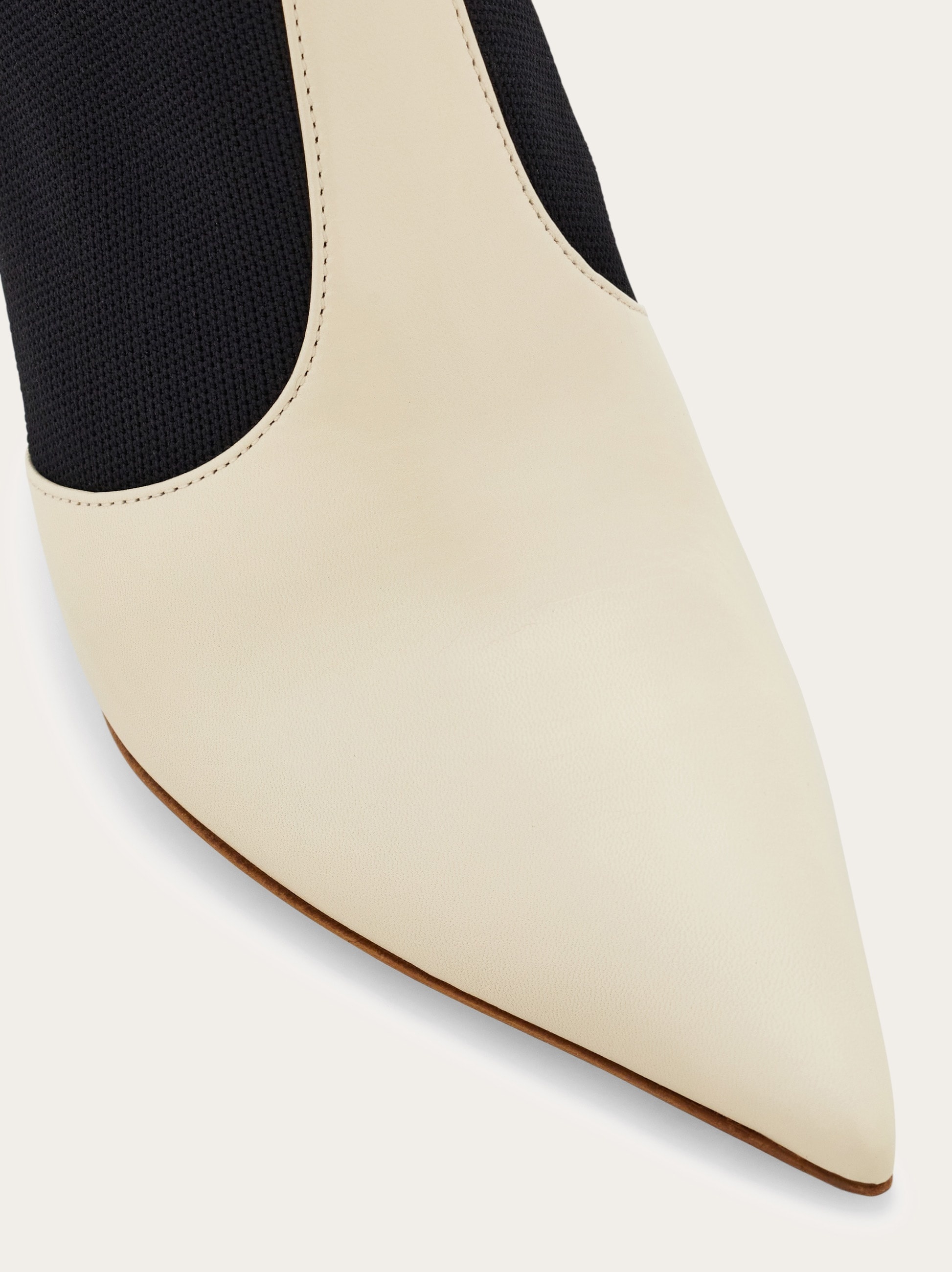 Ankle boot with graphic detail - 4