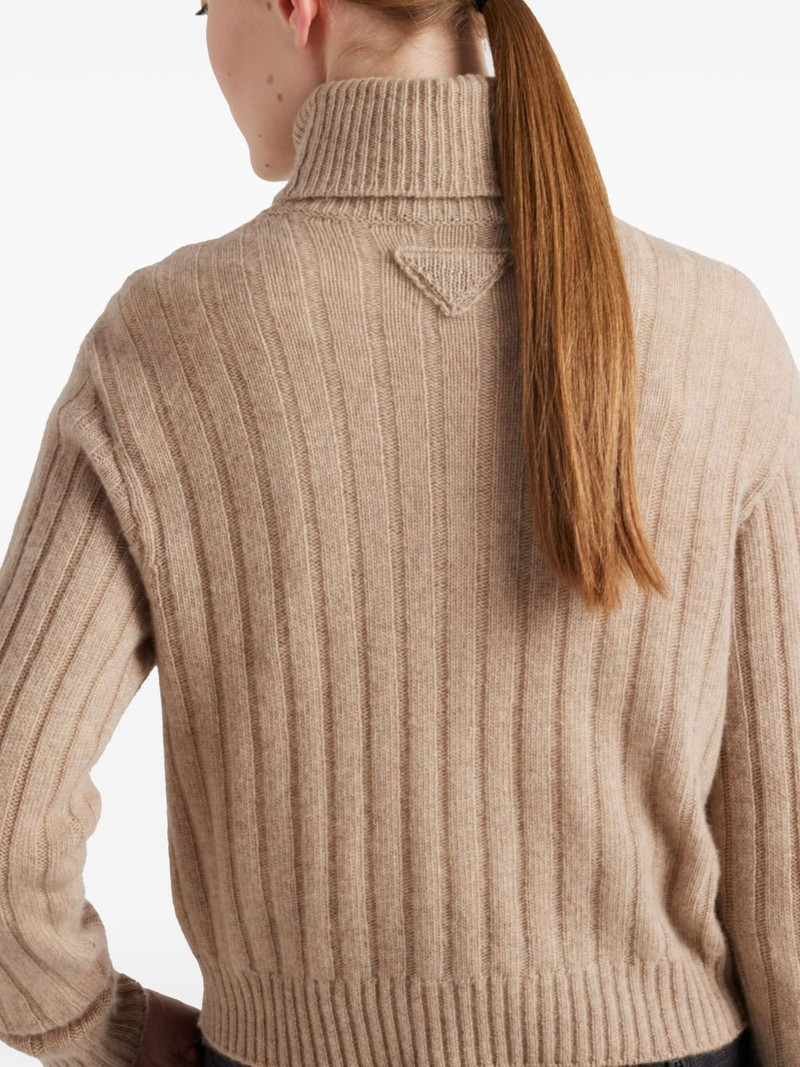 Turtleneck은 캐시미어 잠바를 늑골을 붙입니다 5