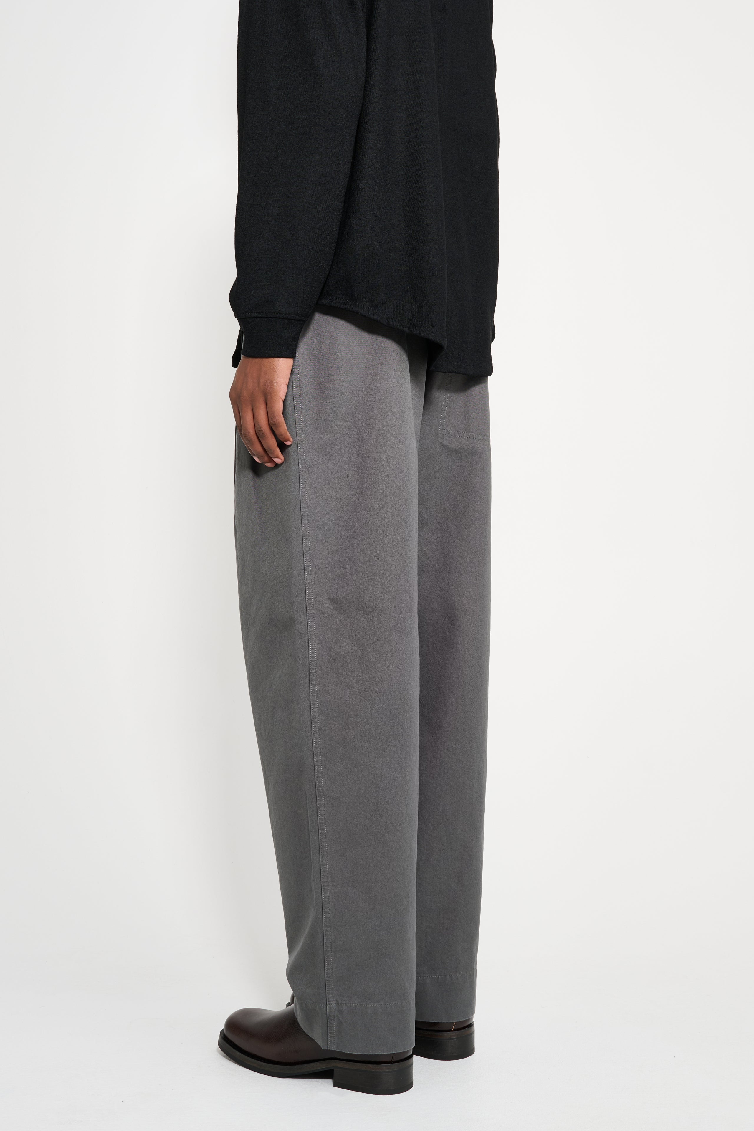 MARGARET HOWELL MHL STITCH PLEAT TROUSERS COMPACT COTTON CHARCOAL - 3