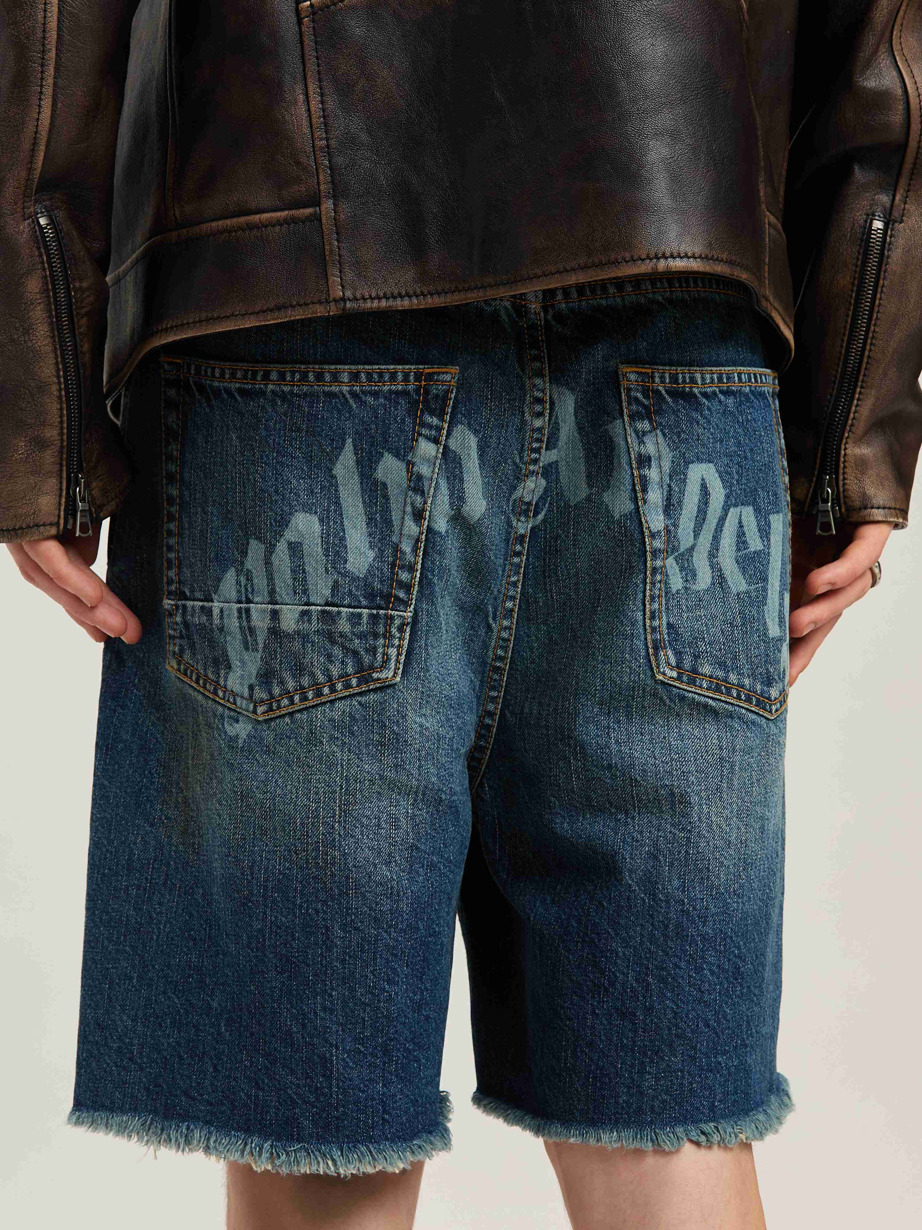 Lasered Curved Logo denim shorts - 6