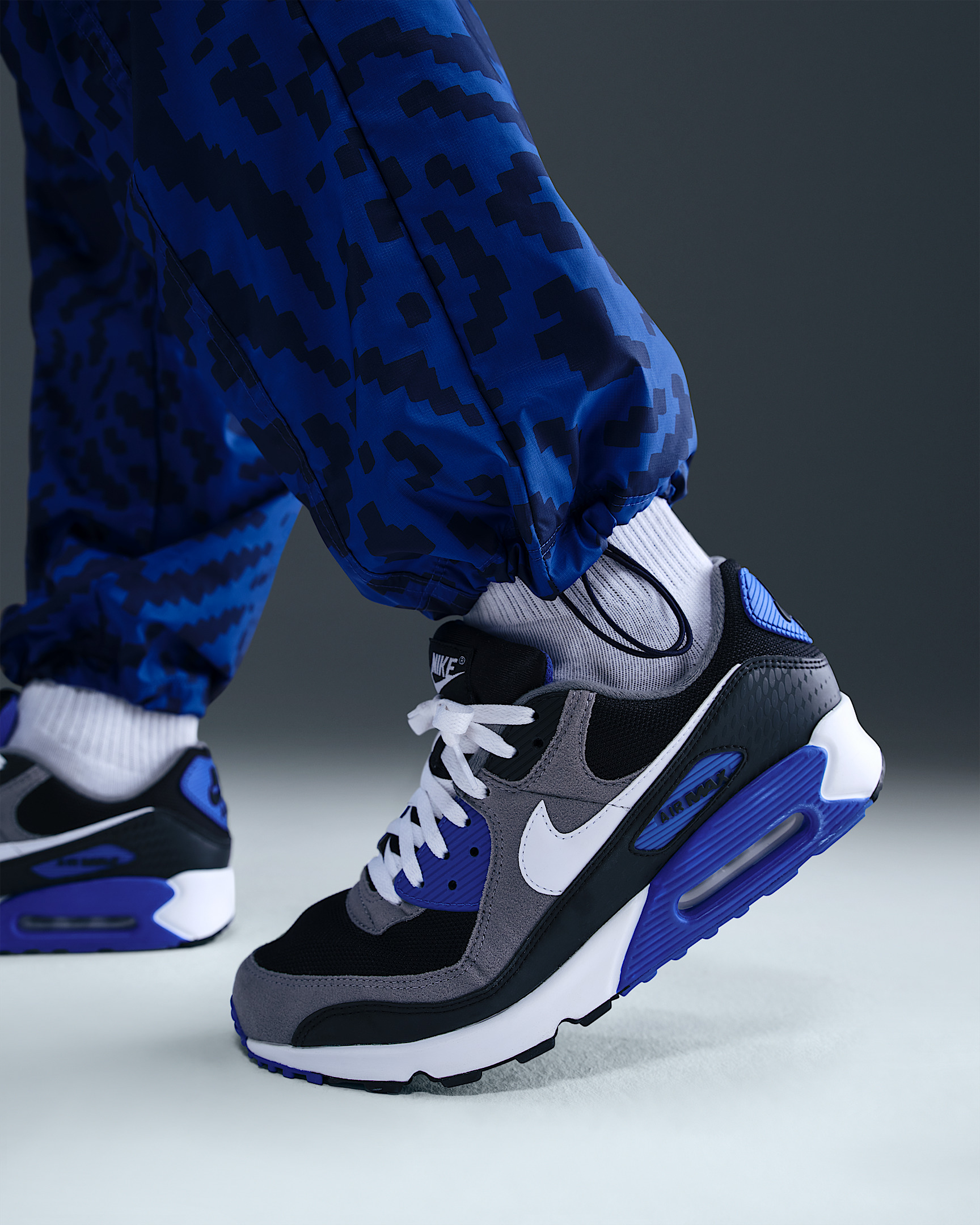Nike Air Men's Woven Cargo Pants - 6