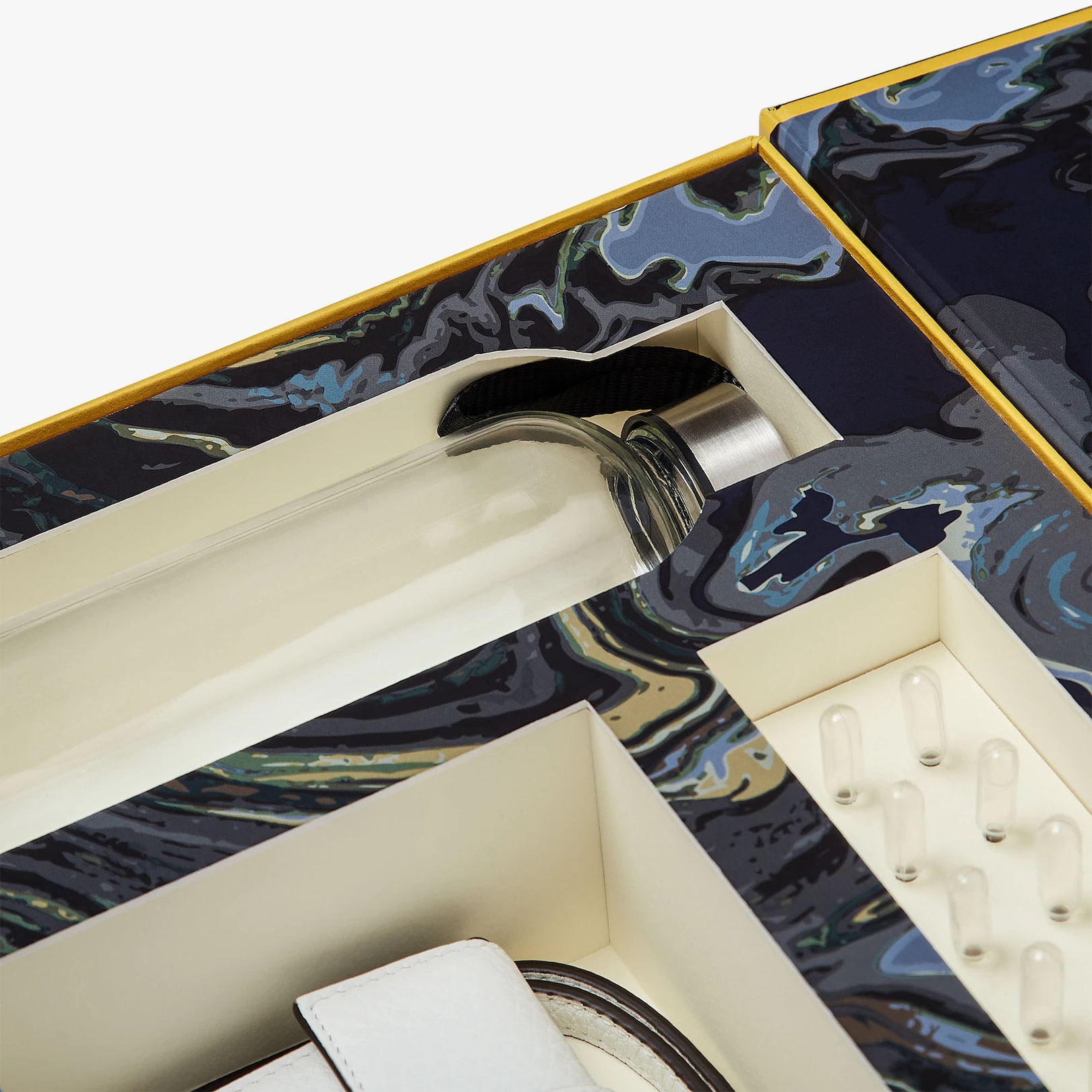 Leather bag with Fendi marbling kit - 6