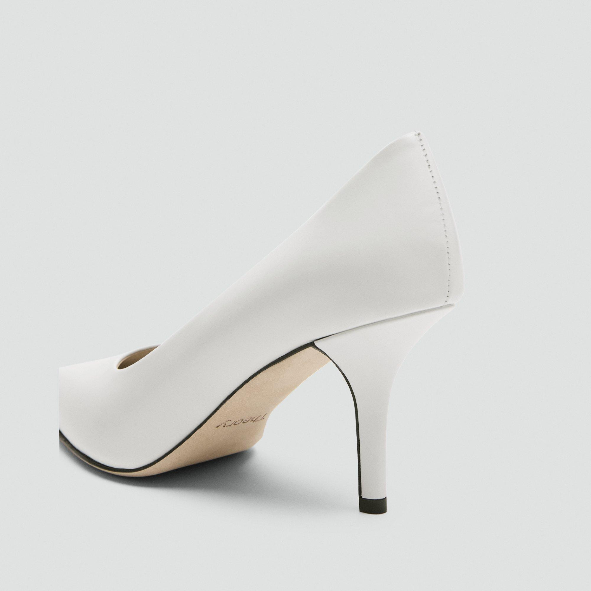 Pointed-Toe Pump in Leather - 6