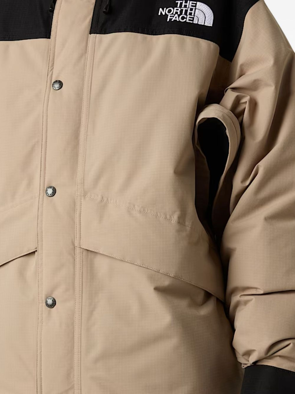 BUTTON-FASTENING HOODED JACKET - 4