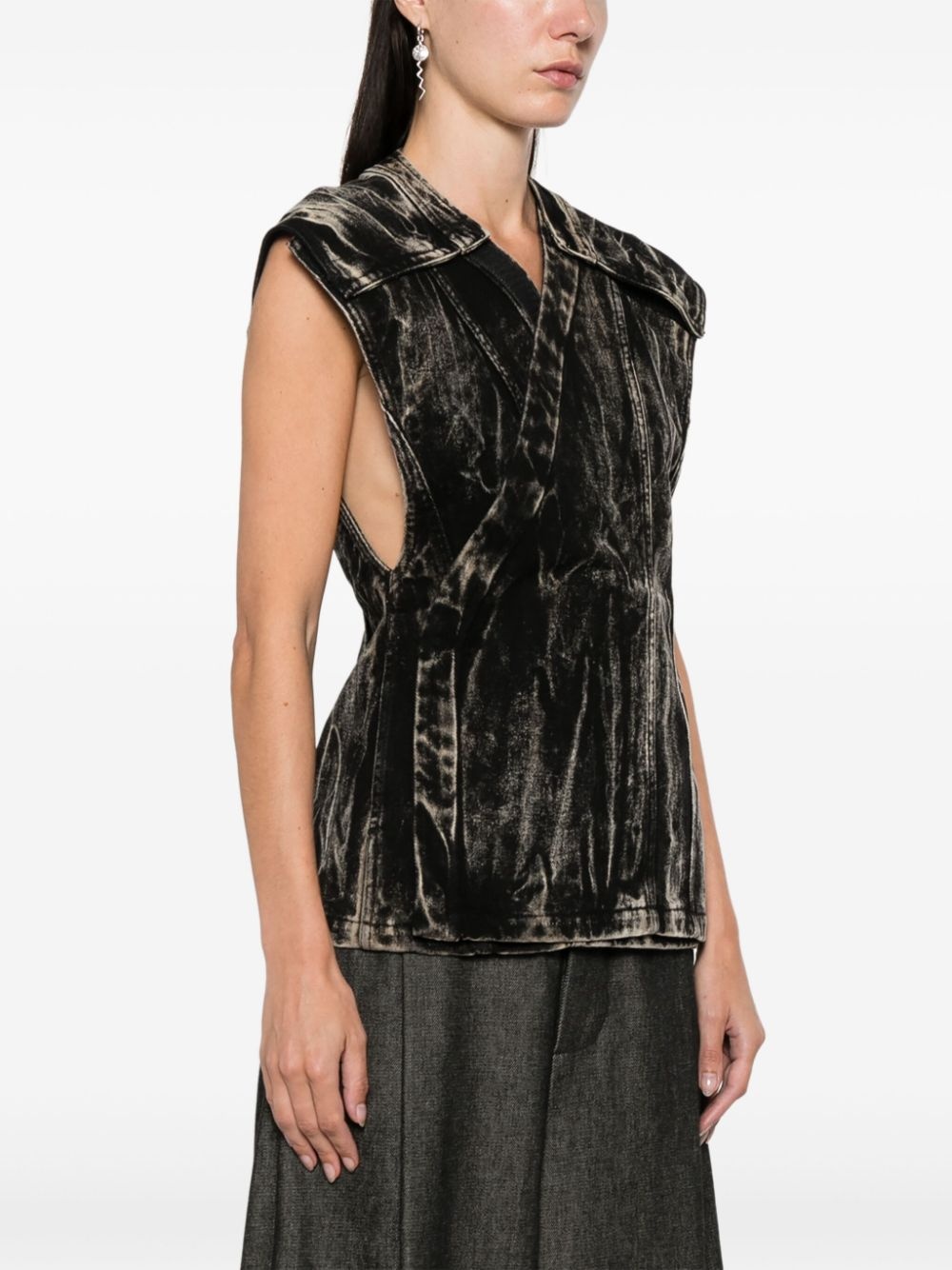 whiskering effect vest - 3