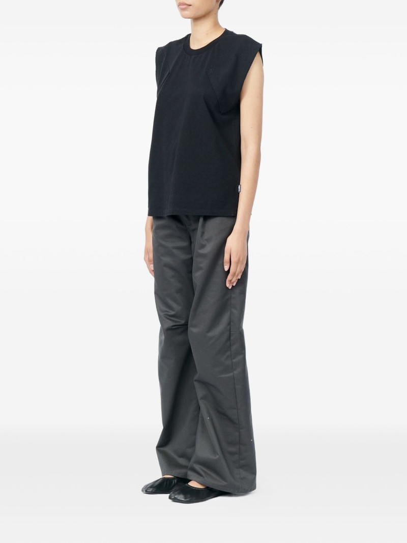 crew-neck vest 3