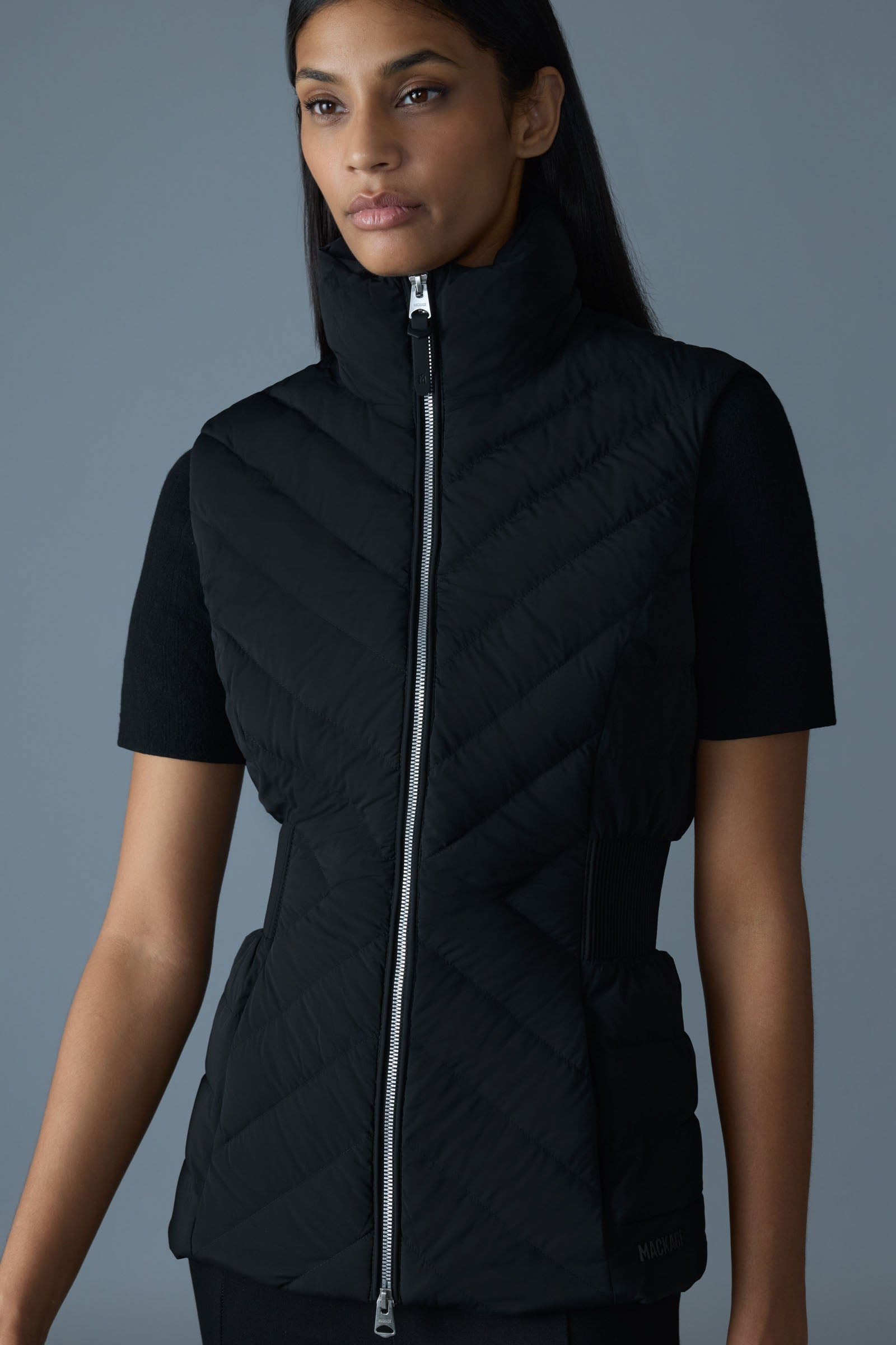 HOSHI Light down hooded vest - 5