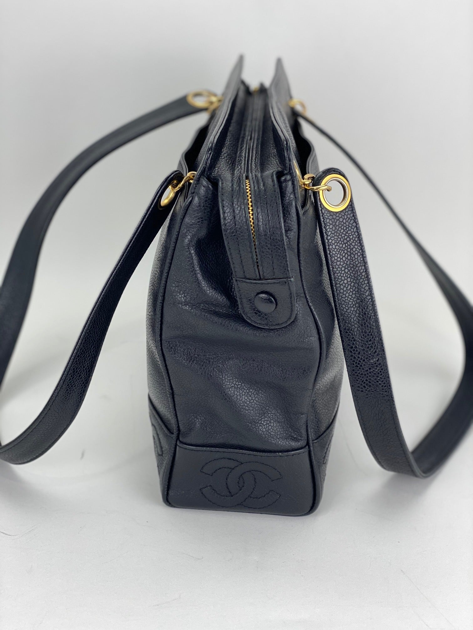 CHANEL Vintage Black Caviar Leather CC Zip Tote Shoulder Bag w/added insert  Pre owned - 4
