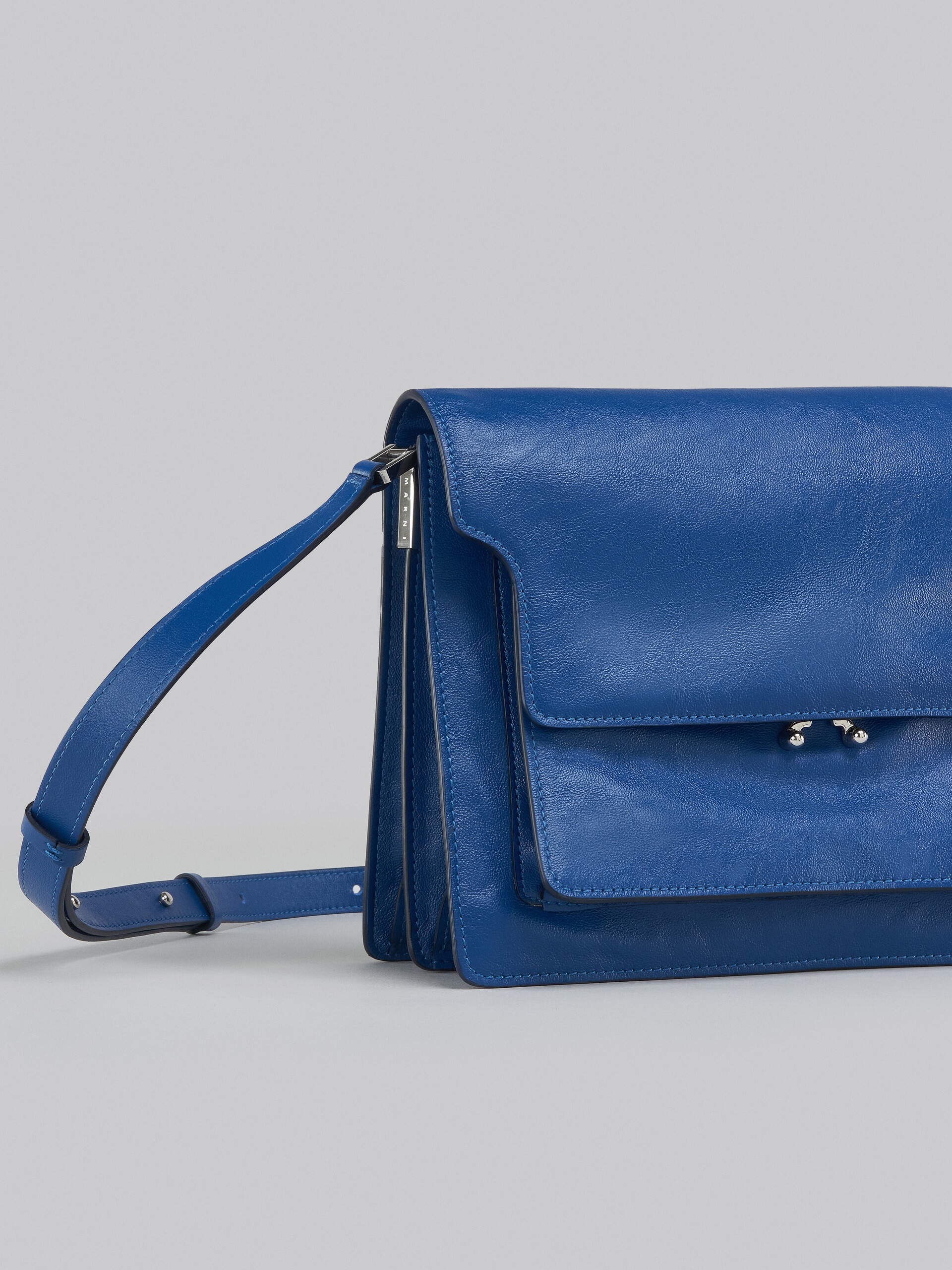 TRUNK SOFT LARGE BAG IN BLUE LEATHER - 5