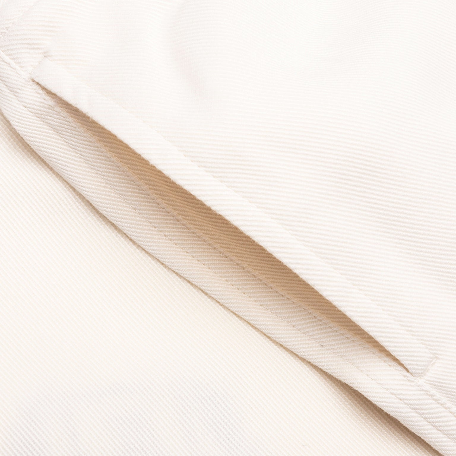 CREST SHORT - ANTIQUE WHITE - 3