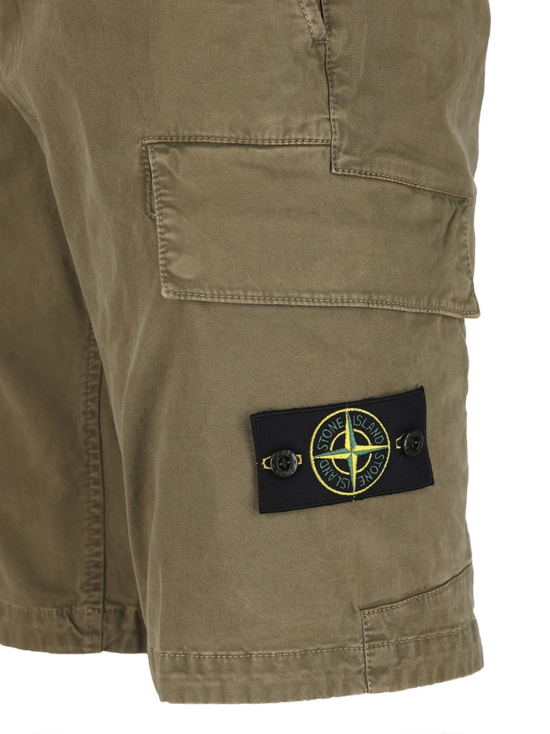button-fastening cargo shorts 4