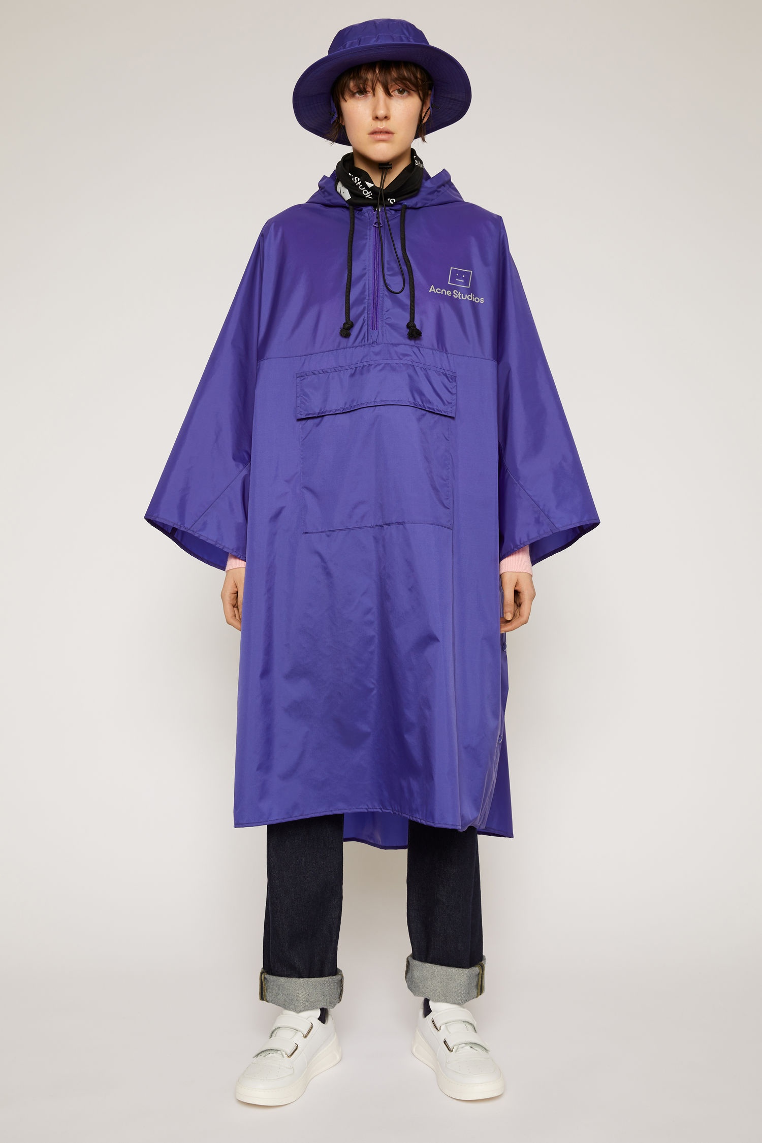 Reflective face motif poncho sea blue - 2