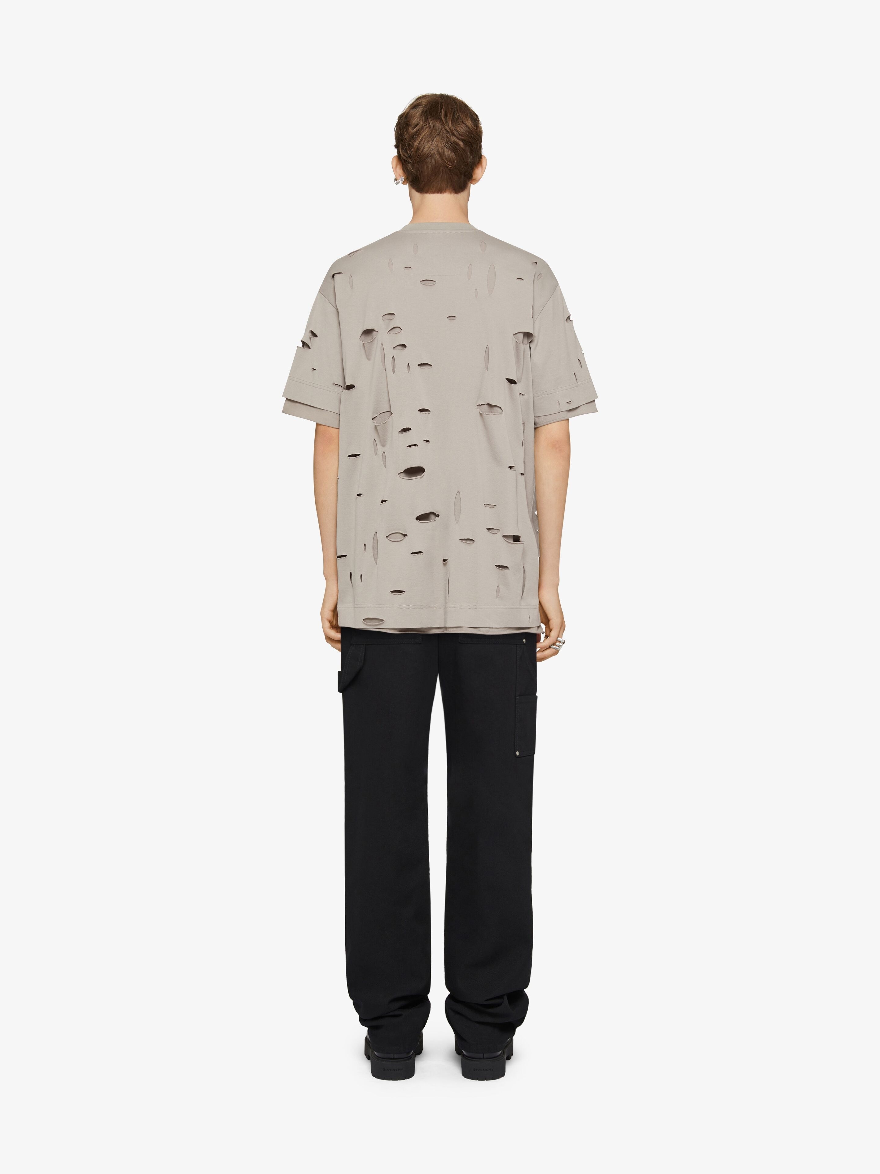 Tシャツ・カットソー Givenchy Oversized T-Shirt in Destroyed Cotton Givenchy GIVENCHY OVERSIZED T-SHIRT IN DESTROYED COTTON