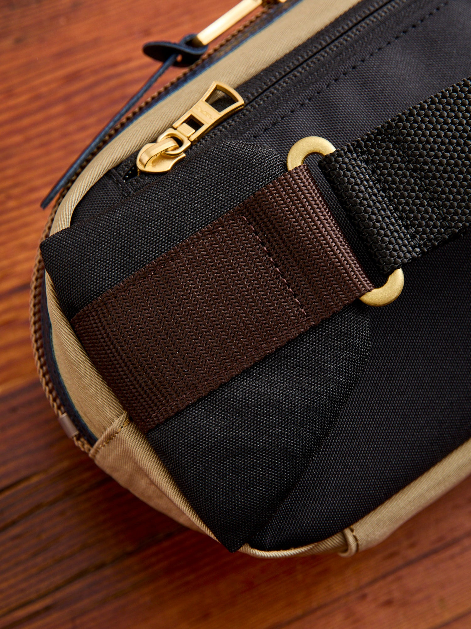 Link Waist Bag v2 in Beige - 6