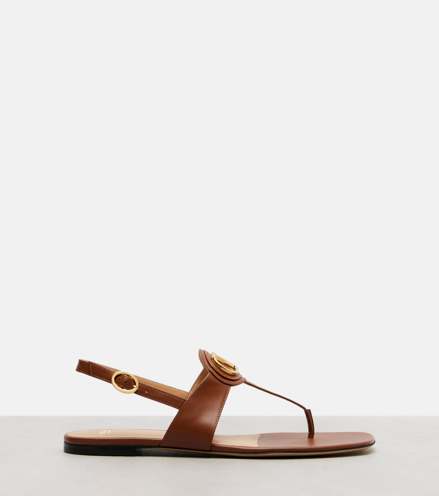 VLogo Signature leather thong sandals - 4