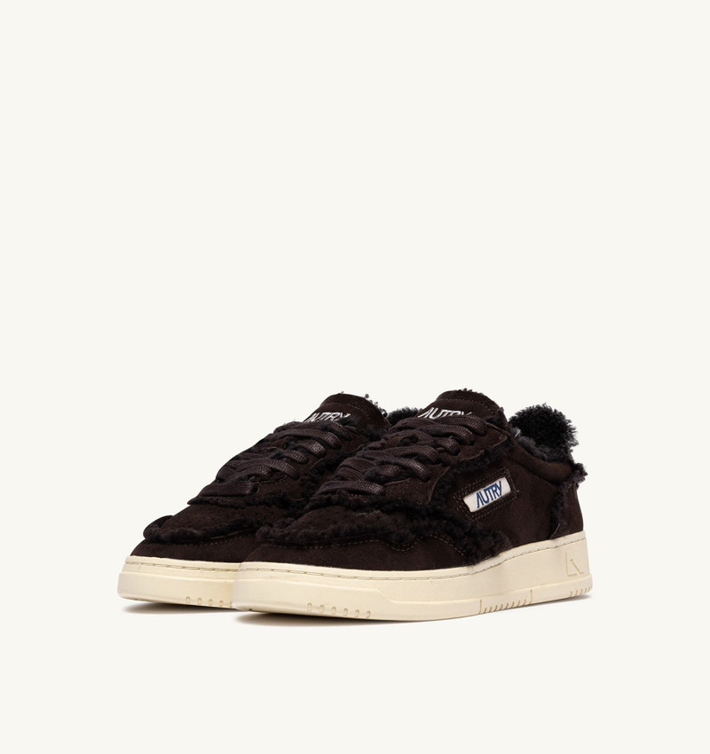AUTRY MEDALIST MUTTON SNEAKERS IN BROWN SUEDE AND SHEARLING outlook