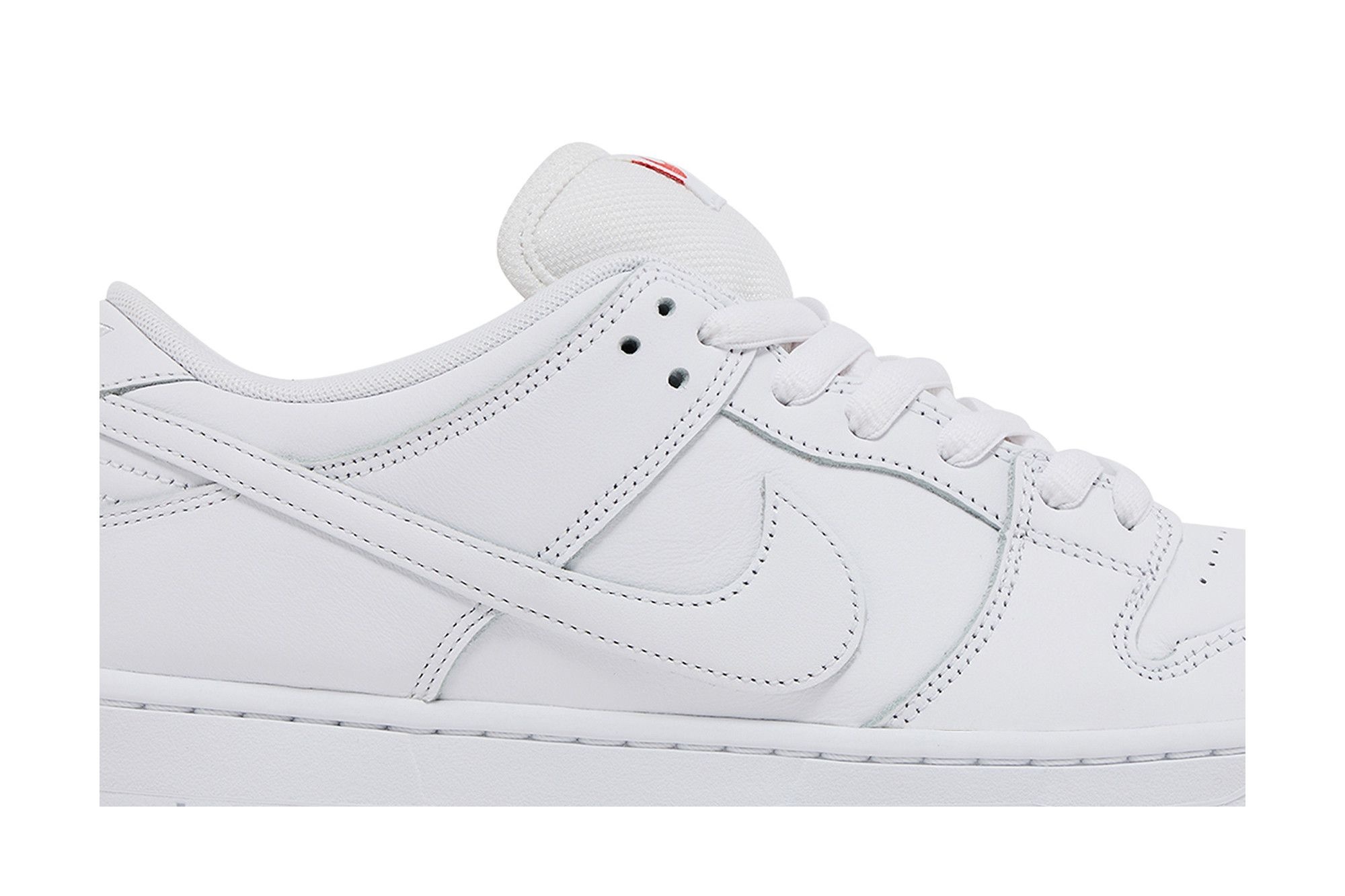 Dunk Low Pro SB 'Triple White' - 2