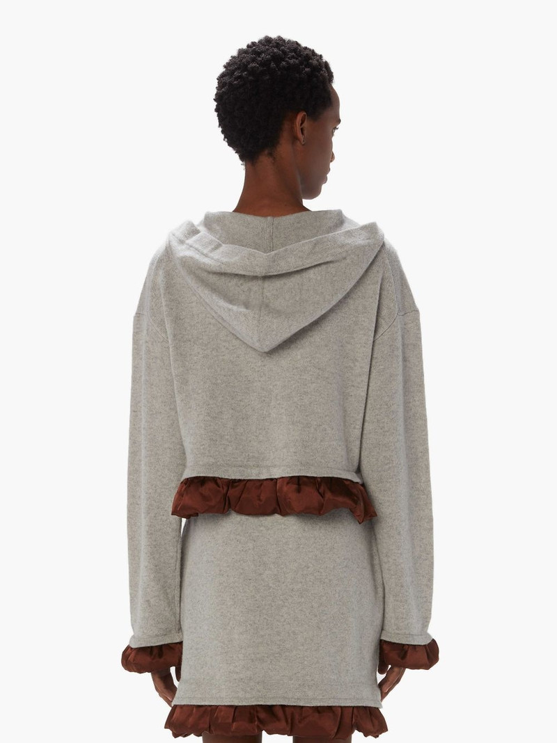 SATIN DETAILS와 CROPPED HOODIE 3