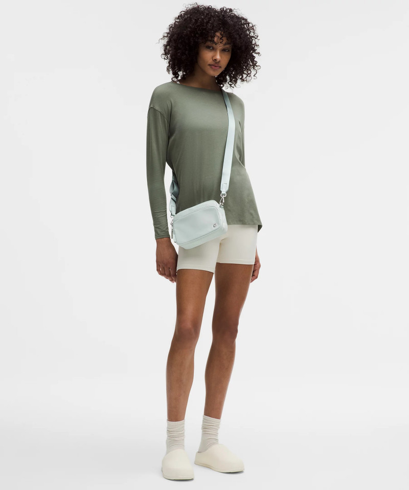 lululemon Everywhere Crossbody Bag 2L *Metal Hardware outlook