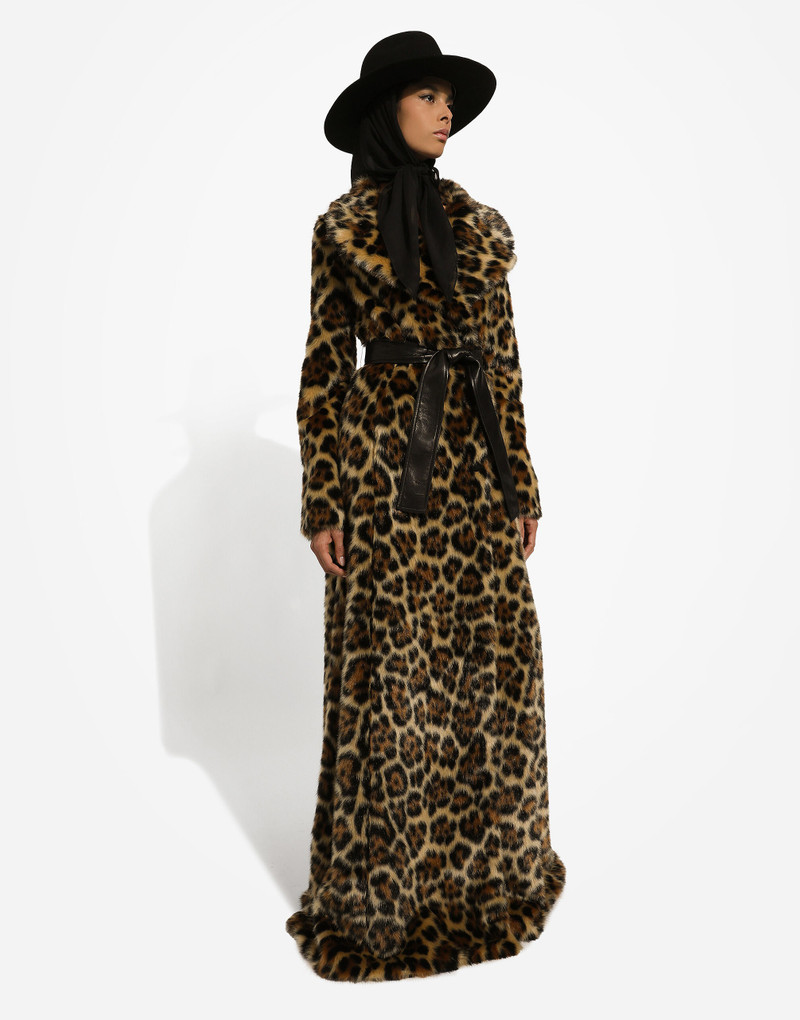 Long leopard-print faux fur coat 10
