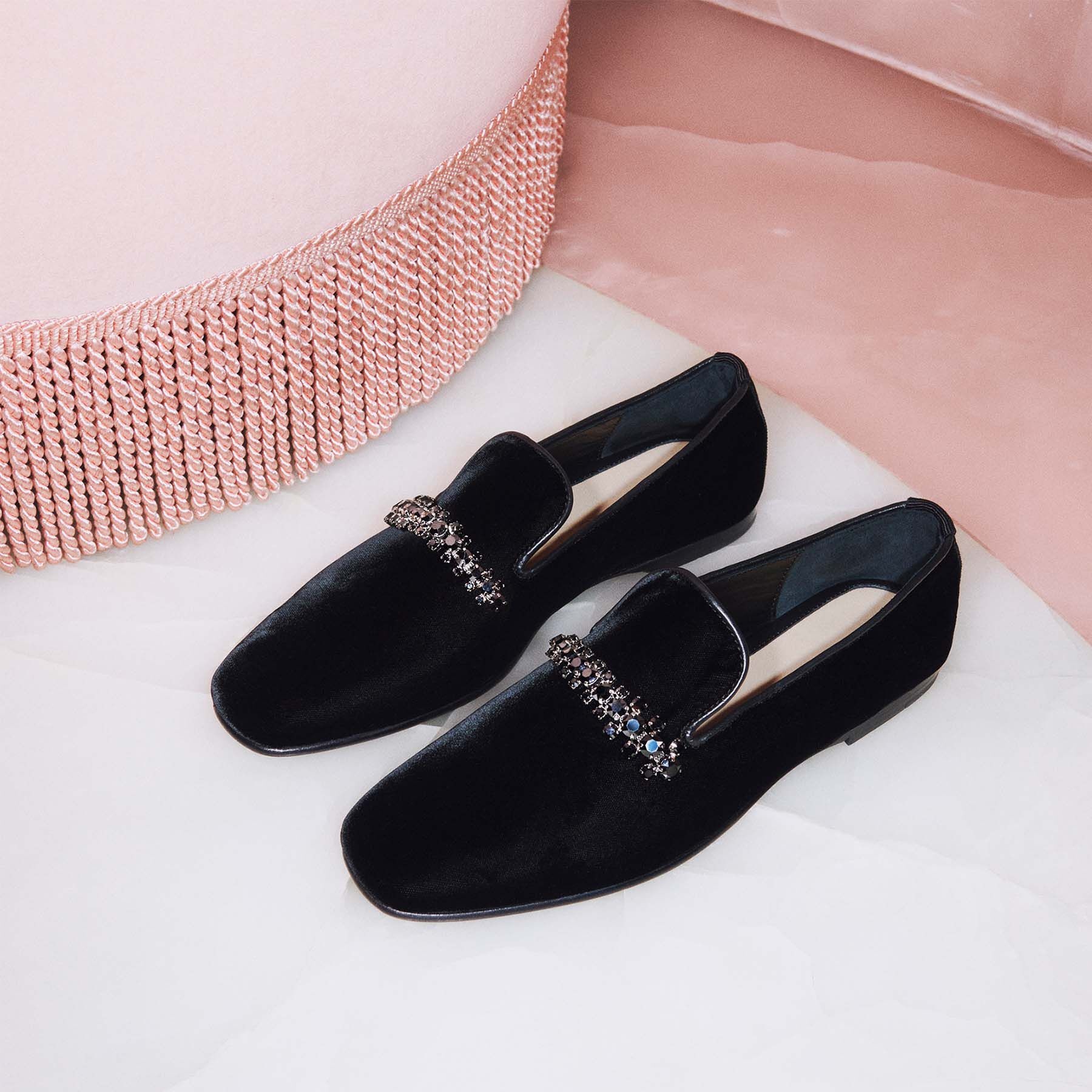 Thame
Black Velvet Slipper with Crystal Piece - 6