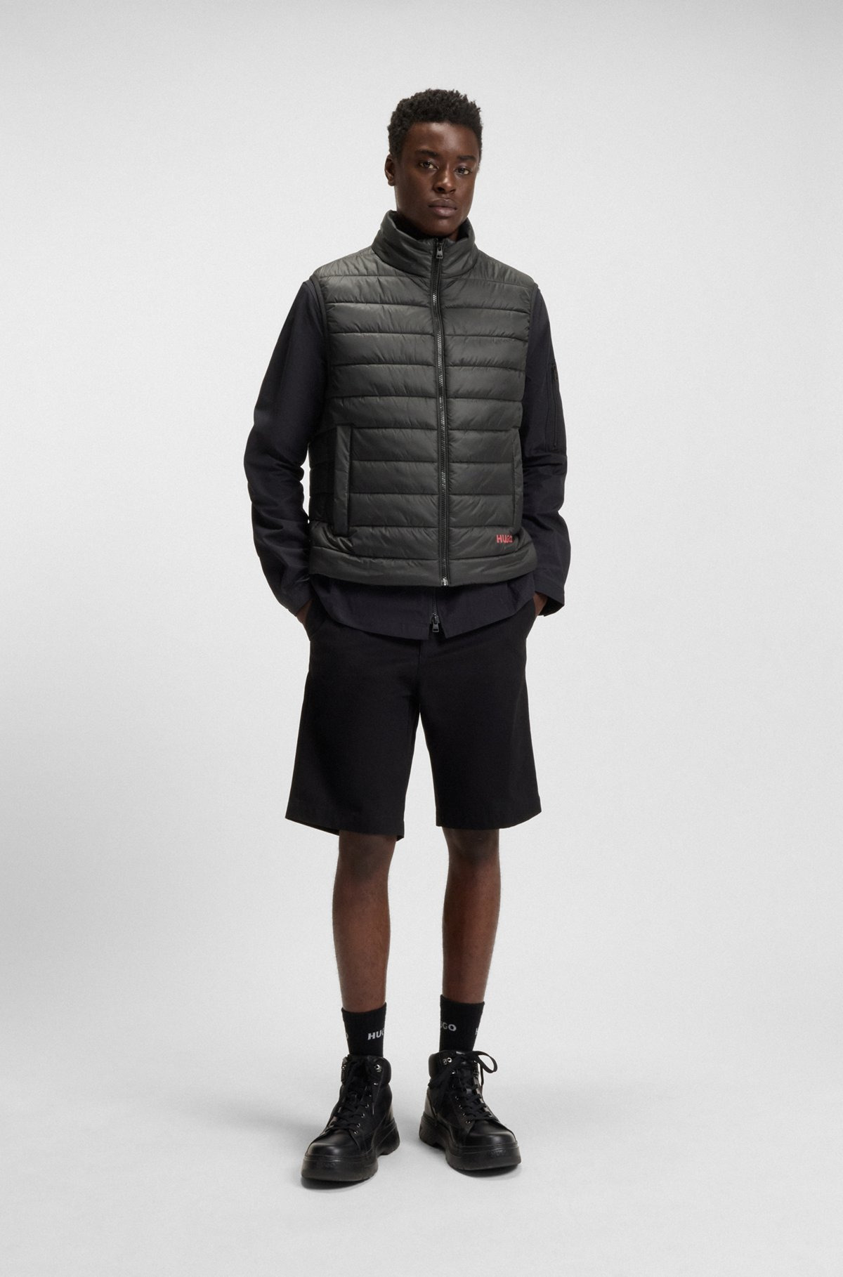 WATER-REPELLENT GILET WITH LOGO PRINT - 3