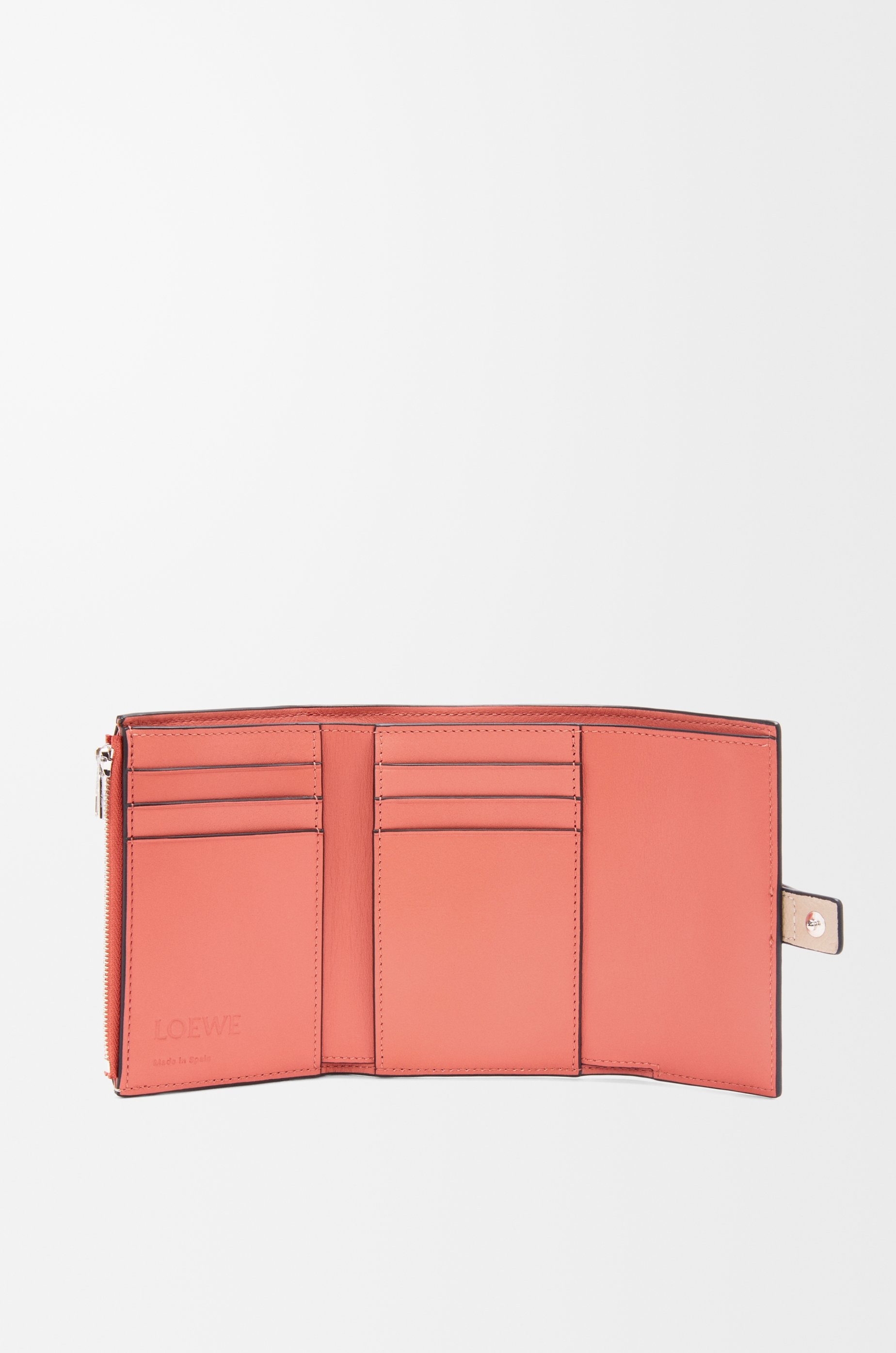 Small vertical wallet in soft grained calfskin - 2