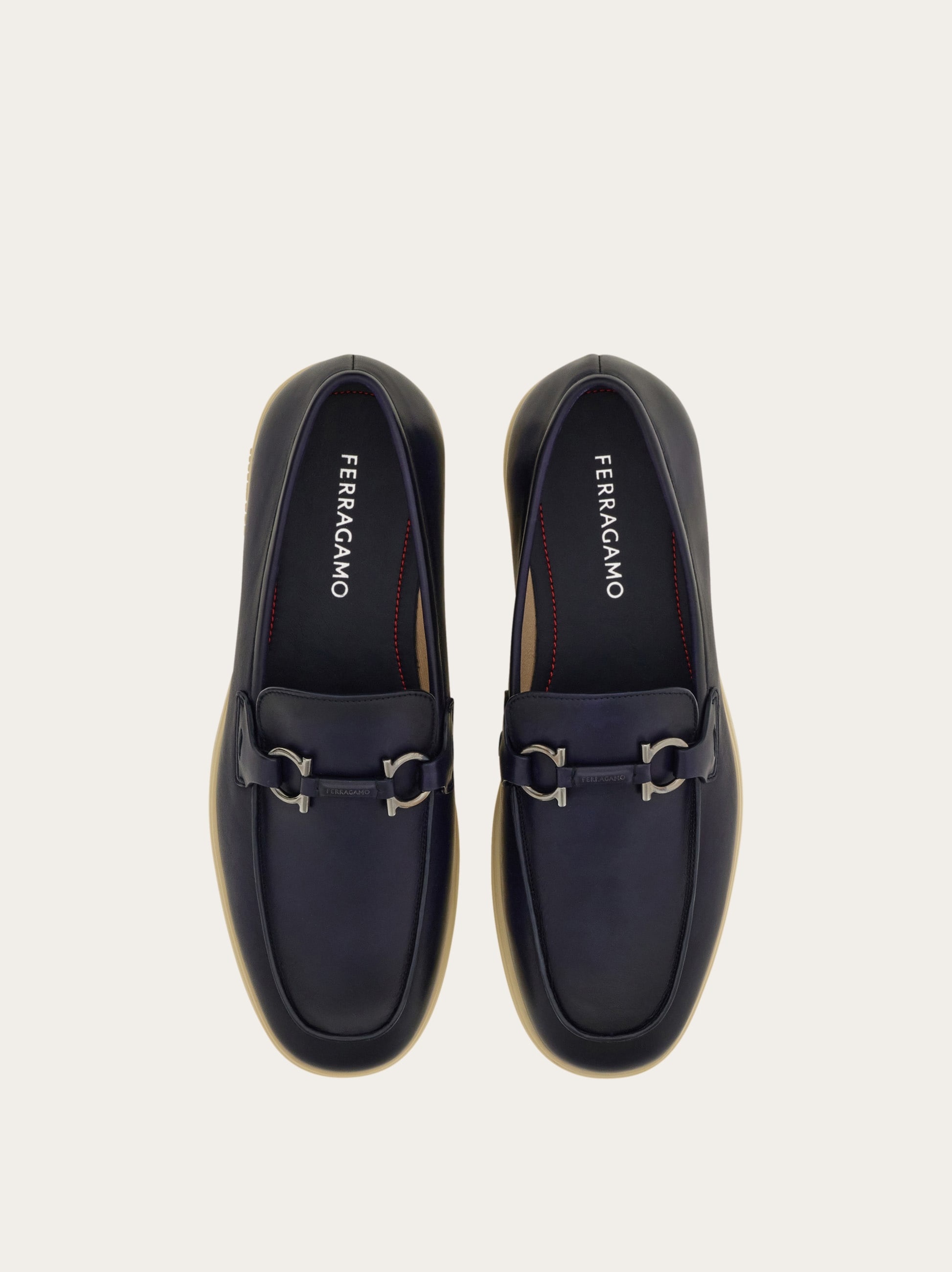 Casual loafer with Gancini ornament - 2