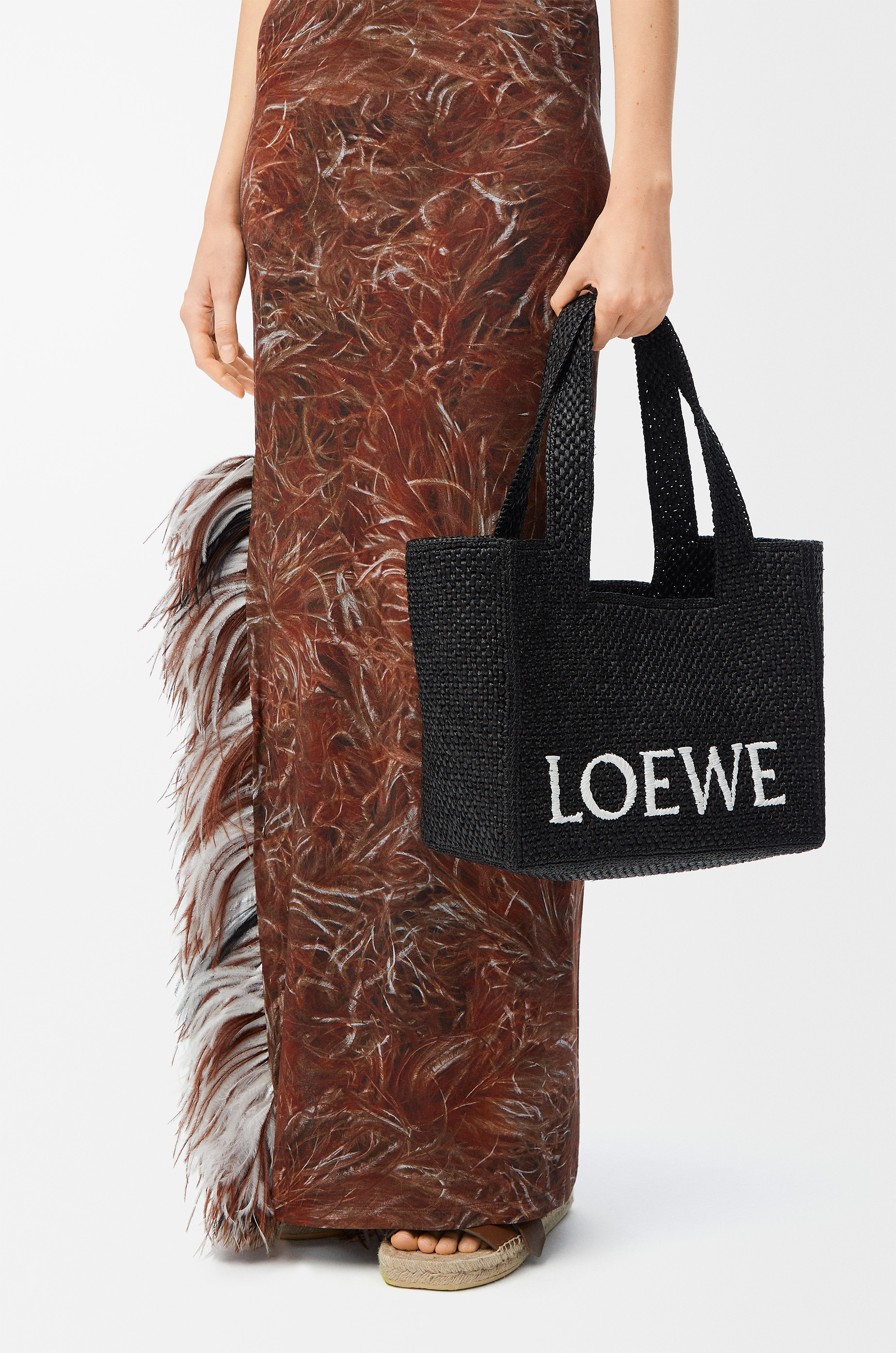 Medium LOEWE Font tote in raffia - 2