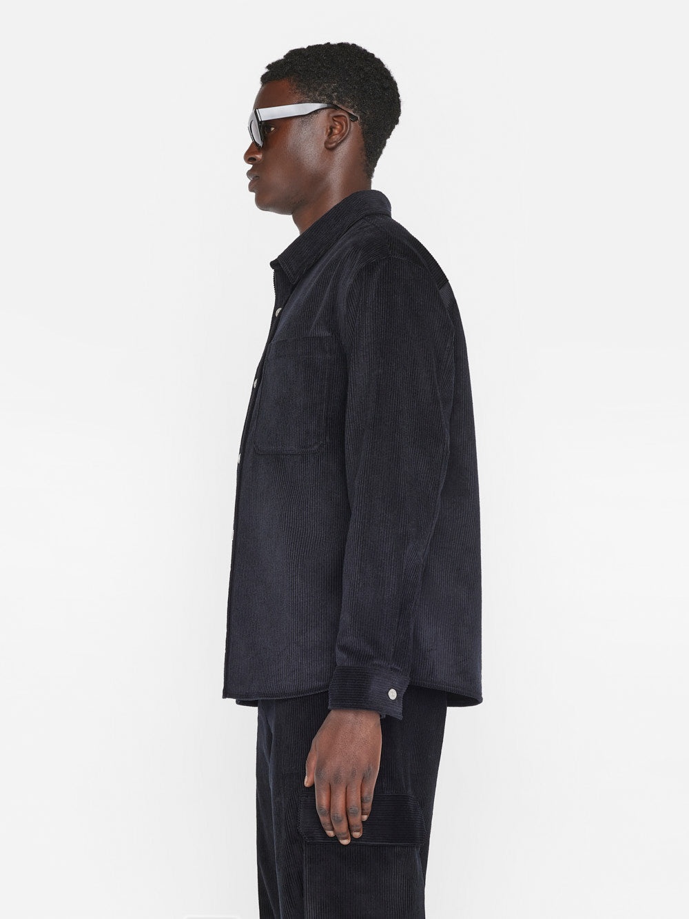 Wide Wale Corduroy Overshirt in Noir - 7