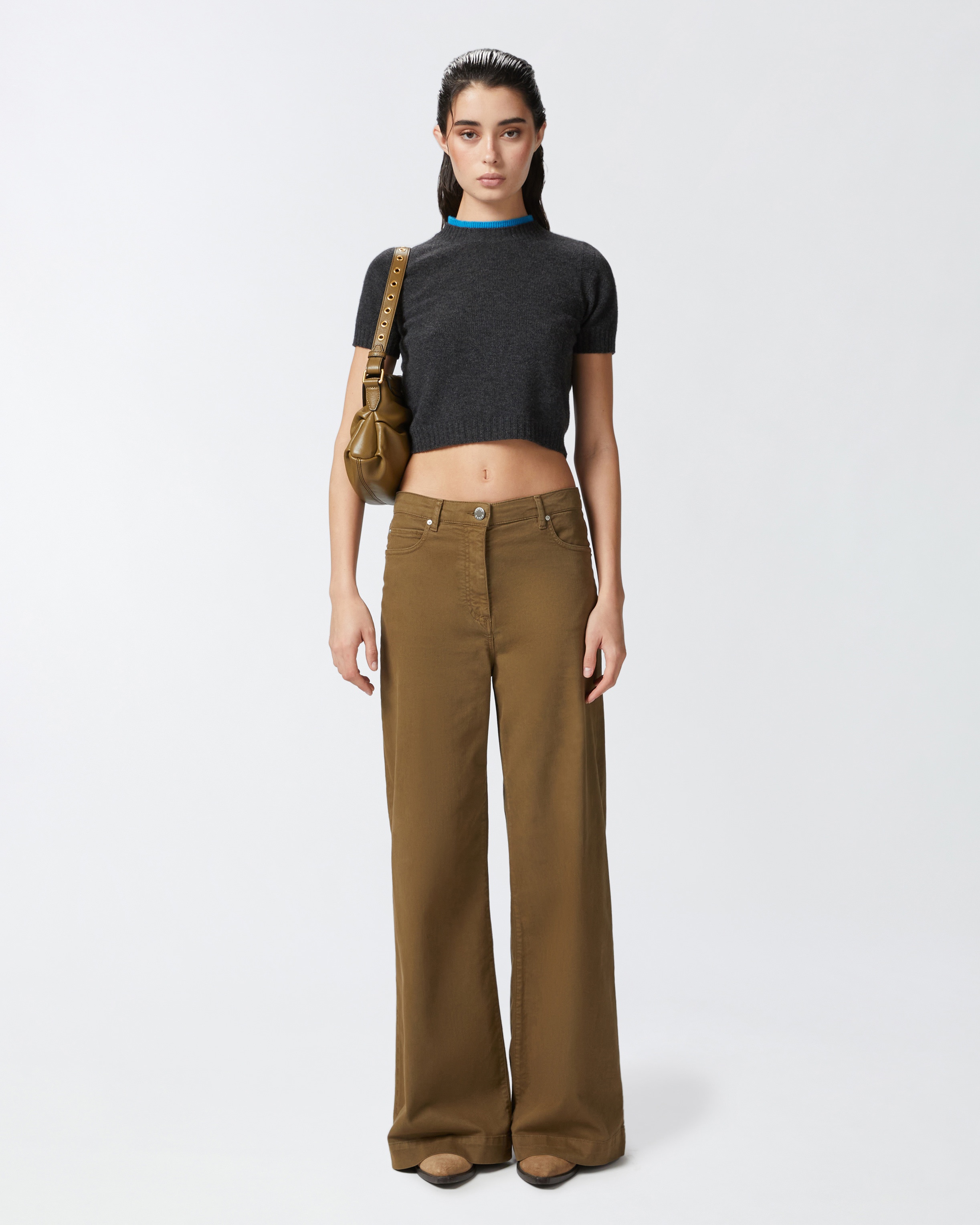 SHORT SWEATER WITH CONTRASTING EDGING - 3
