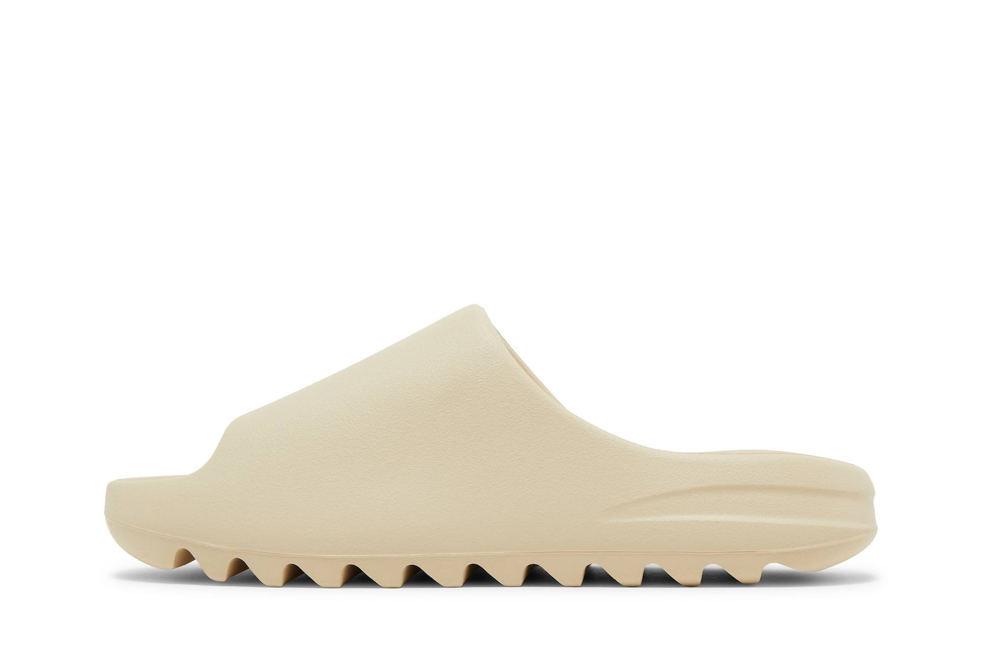 Yeezy Slides 'Bone' 2022 Re-Release - 3