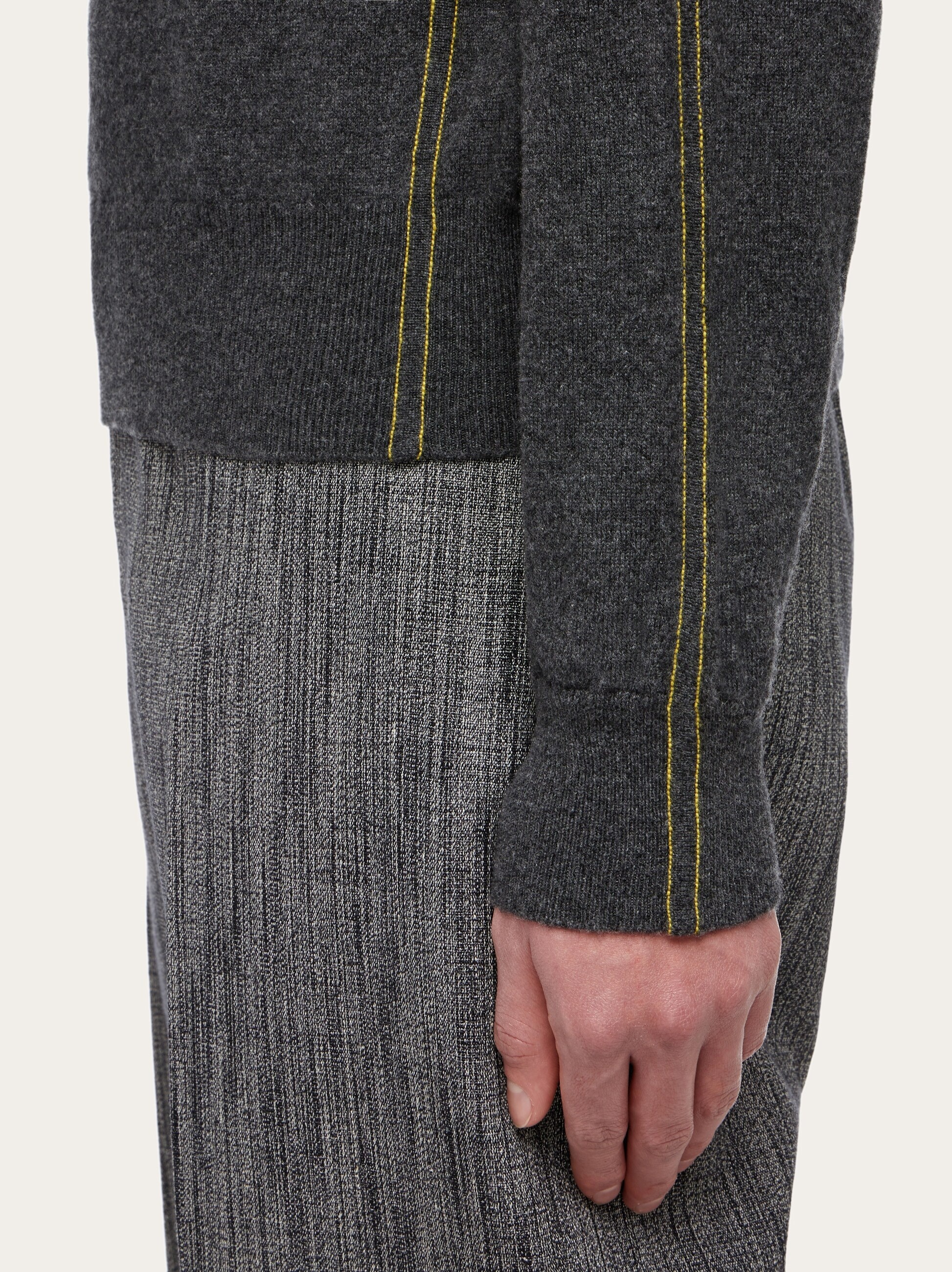 Cashmere crew neck sweater - 5