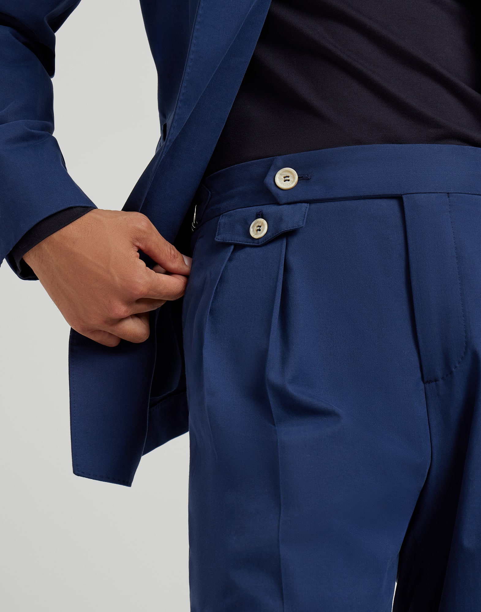 Comfort cotton and cashmere gabardine tailor fit trousers with double pleats and waist tabs - 3
