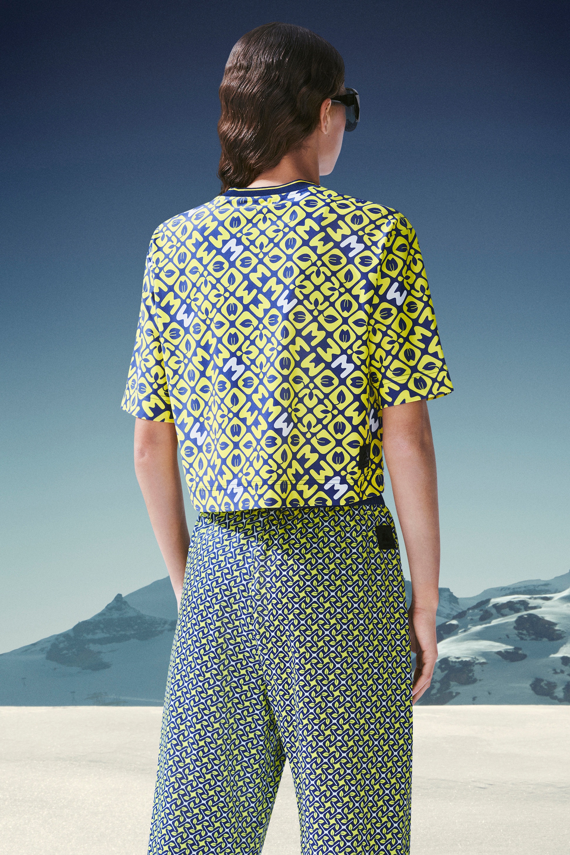 Moncler Moncler Ladies Yellow Logo-print Cropped T-shirt