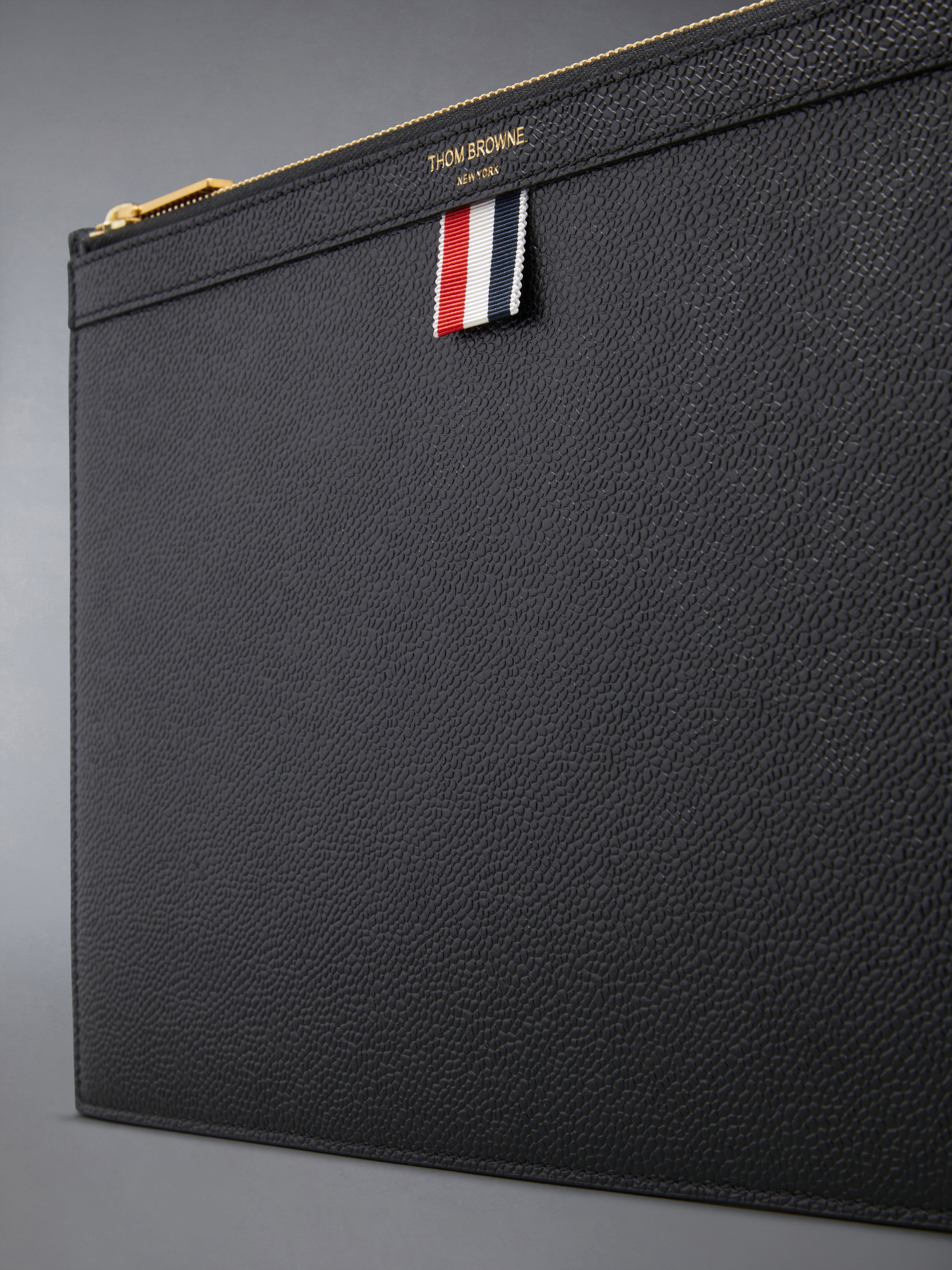 PEBBLE GRAIN SMALL DOCUMENT HOLDER - 3