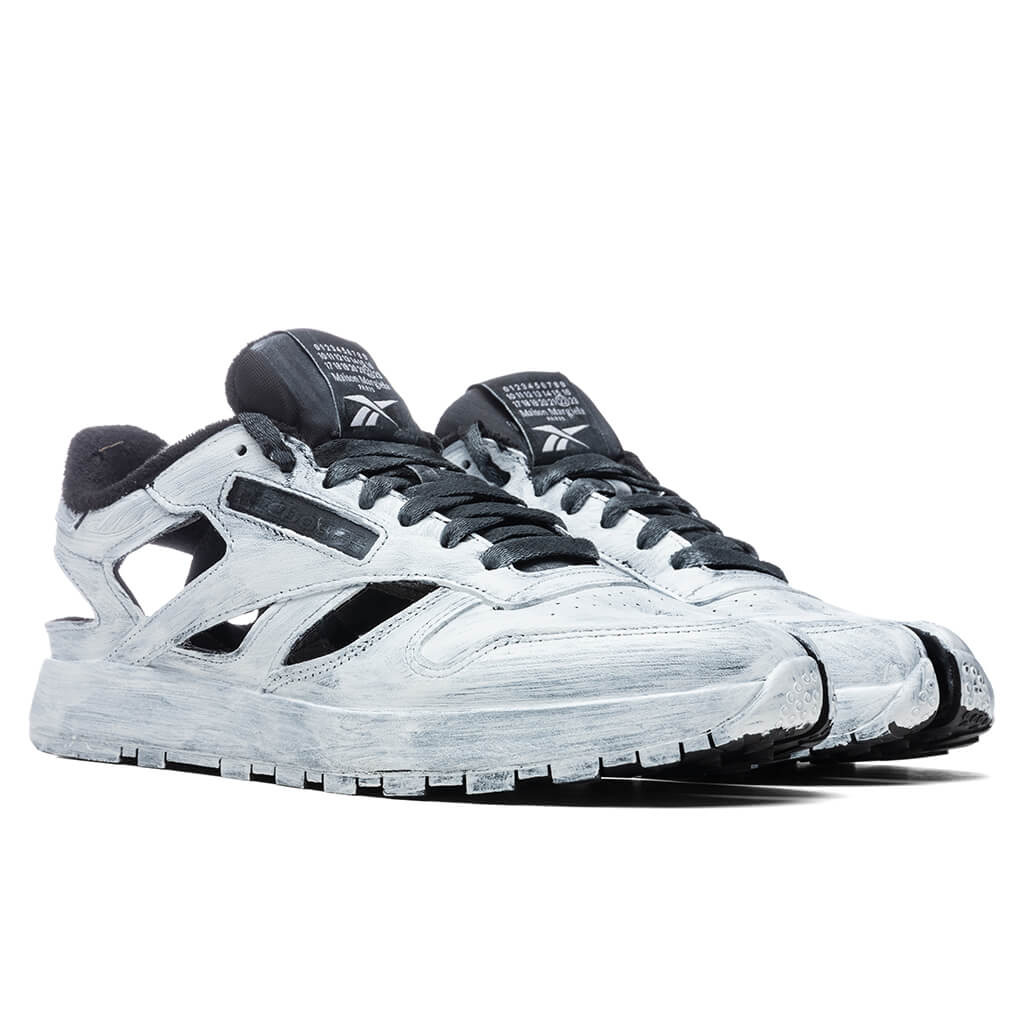 MAISON MARGIELA X REEBOK DÉCORTIQUÉ’ CLASSIC LEATHER SNEAKER - HANDPAINTED - 2