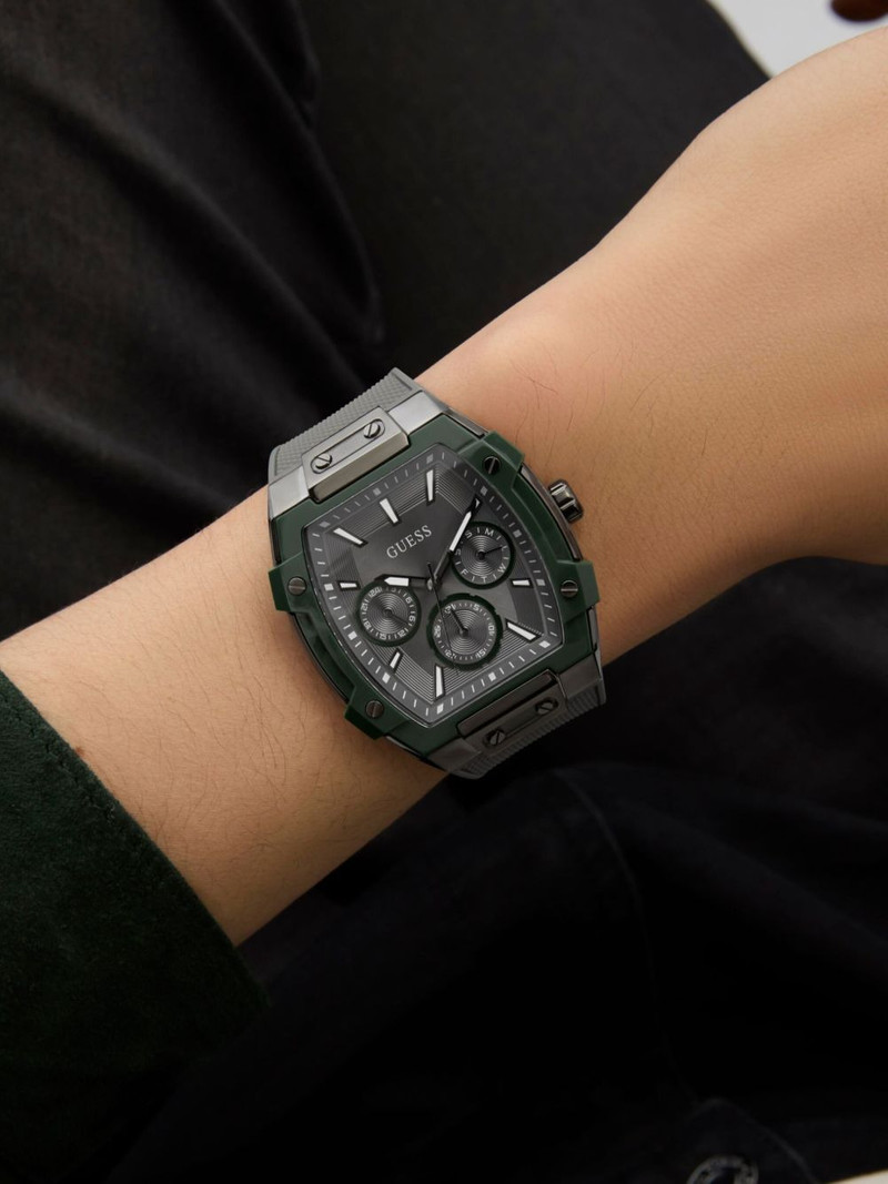 GUESS USA stainless steel multifunction 44mm outlook